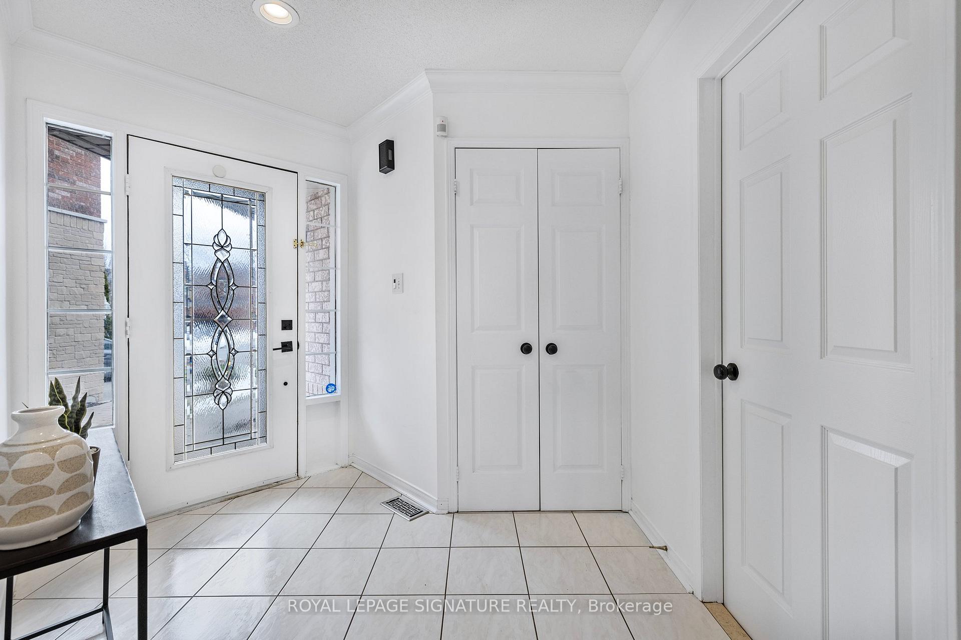 Photo 4 of 27 Rush Road, Aurora, Bayview Wellington — HOMEH