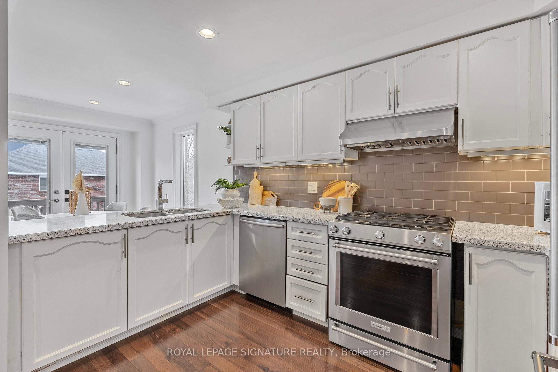 Photo 17 of 27 Rush Road, Aurora, Bayview Wellington — HOMEH