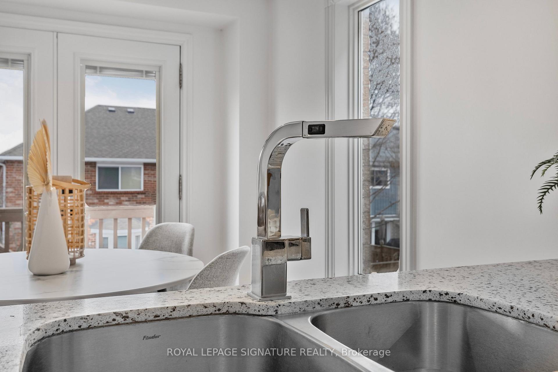 Photo 18 of 27 Rush Road, Aurora, Bayview Wellington — HOMEH