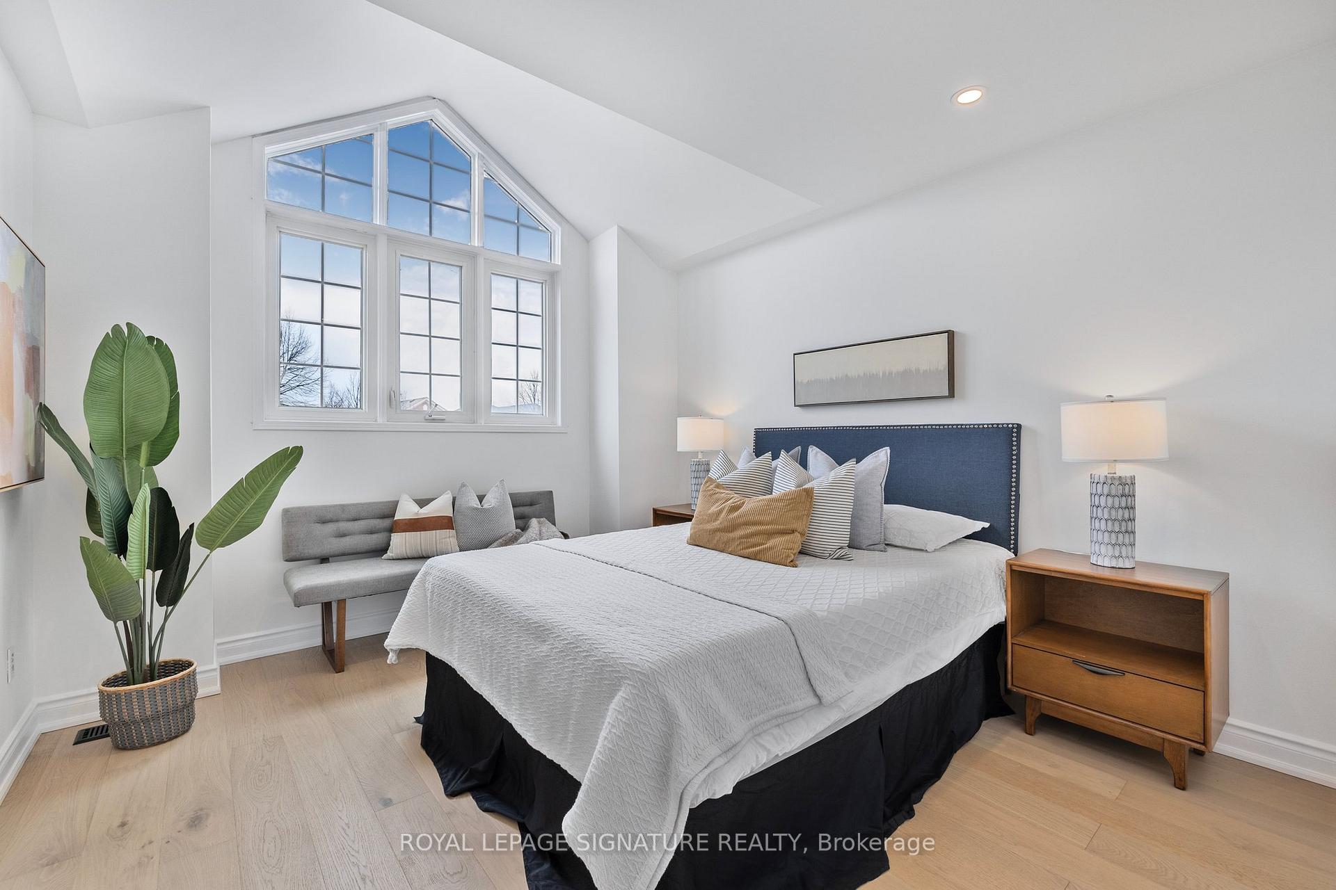 Photo 22 of 27 Rush Road, Aurora, Bayview Wellington — HOMEH