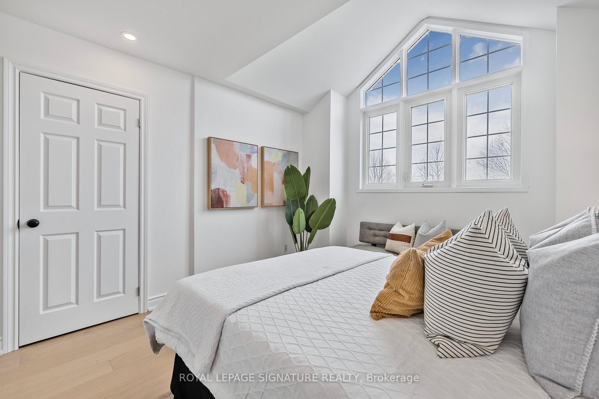 Photo 24 of 27 Rush Road, Aurora, Bayview Wellington — HOMEH