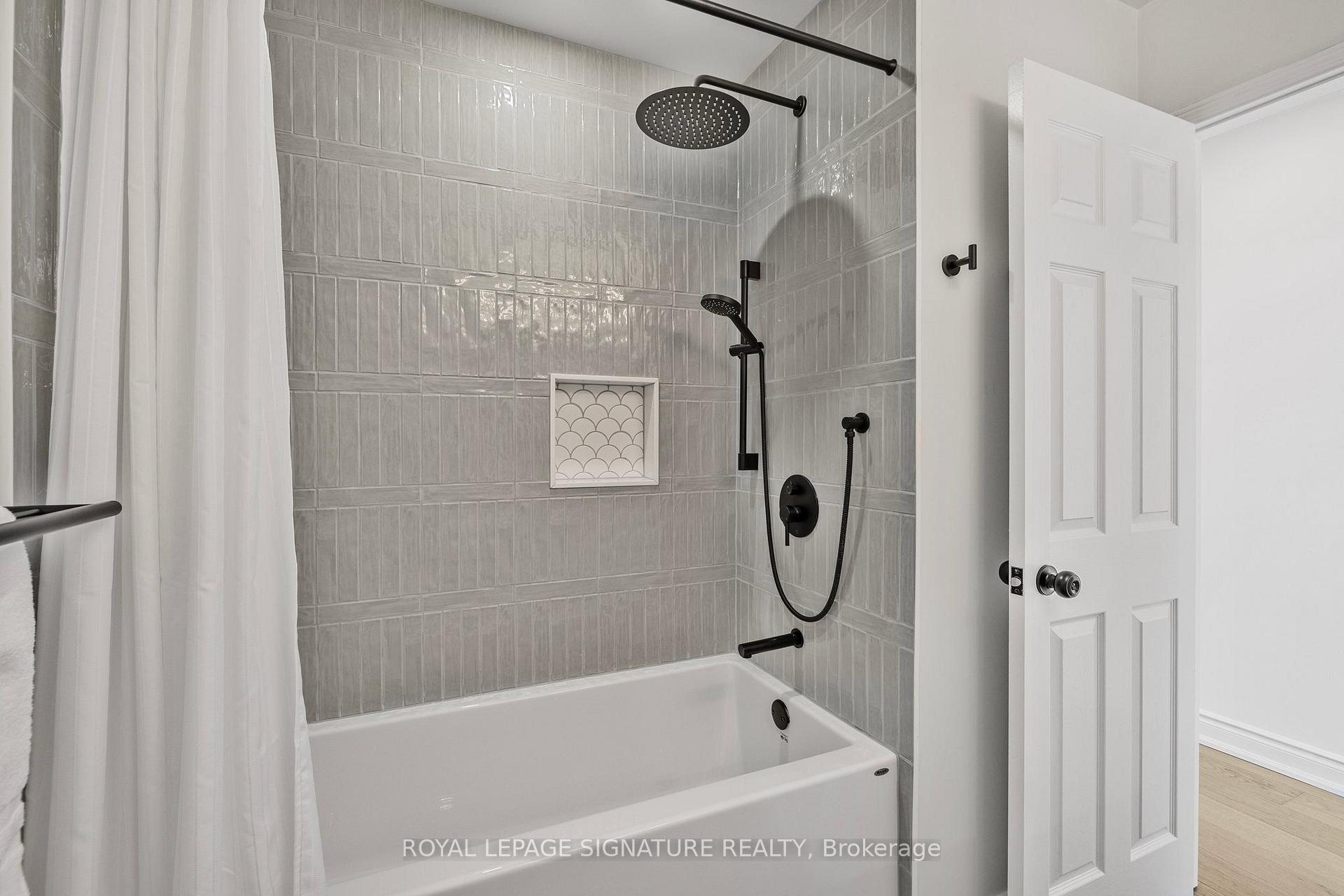Photo 33 of 27 Rush Road, Aurora, Bayview Wellington — HOMEH