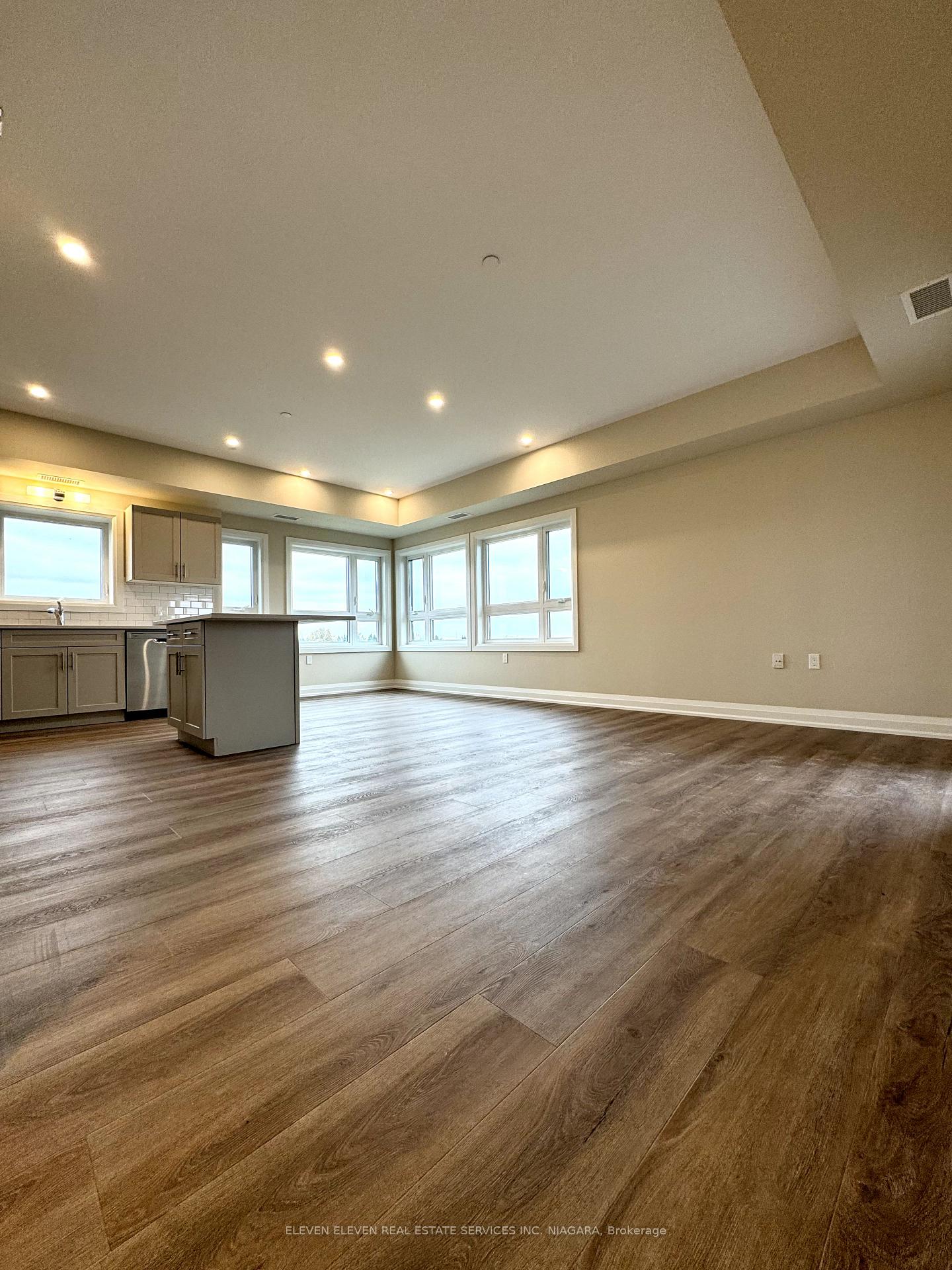 Photo 14 of Unit 405, 118 Summersides Boulevard, Pelham, Fonthill — HOMEH
