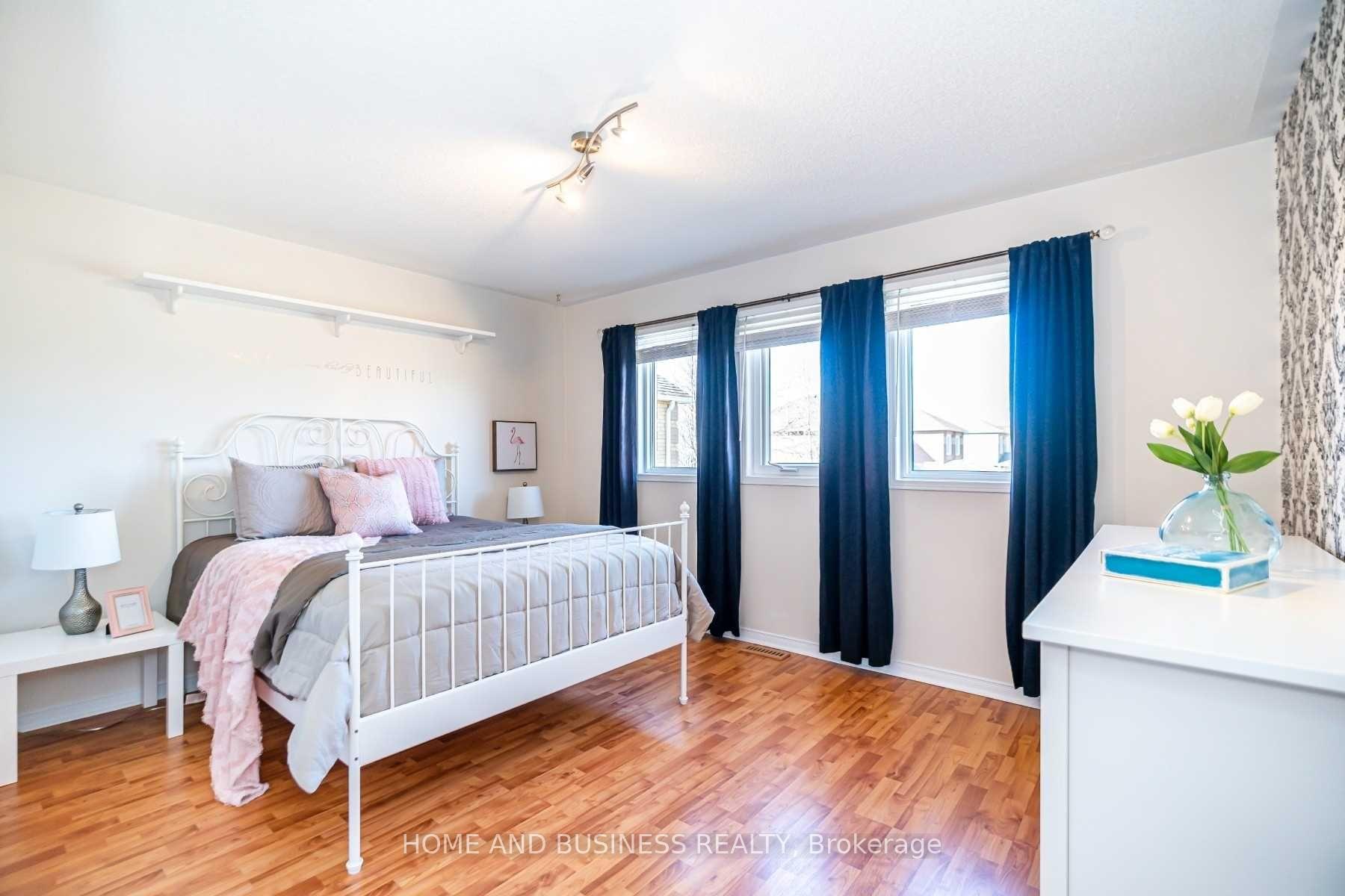 Photo 6 of 9 Shipp Crescent, Ajax, Central West — HOMEH