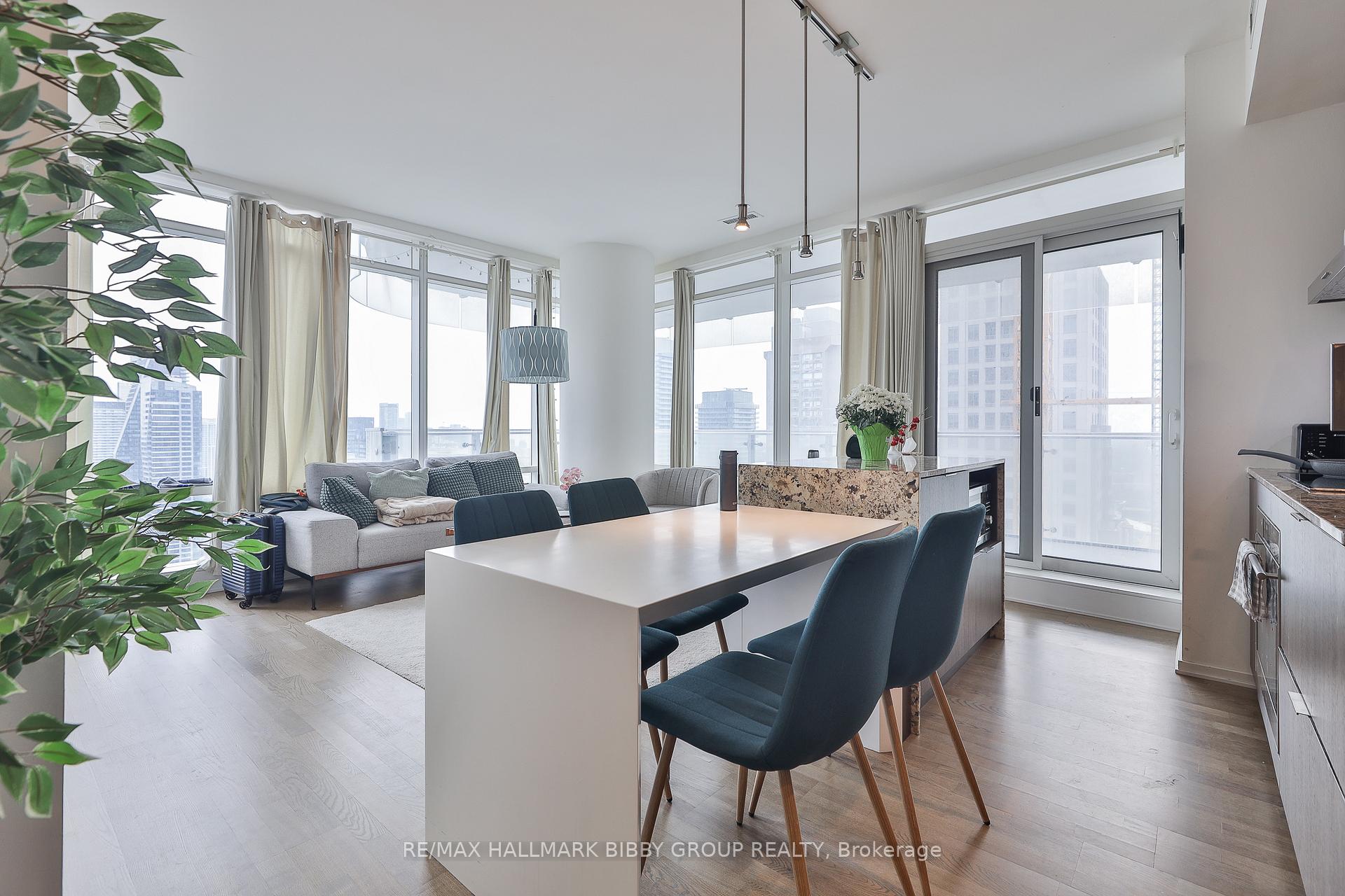 Front of Unit 3807, 1 Bloor Street E