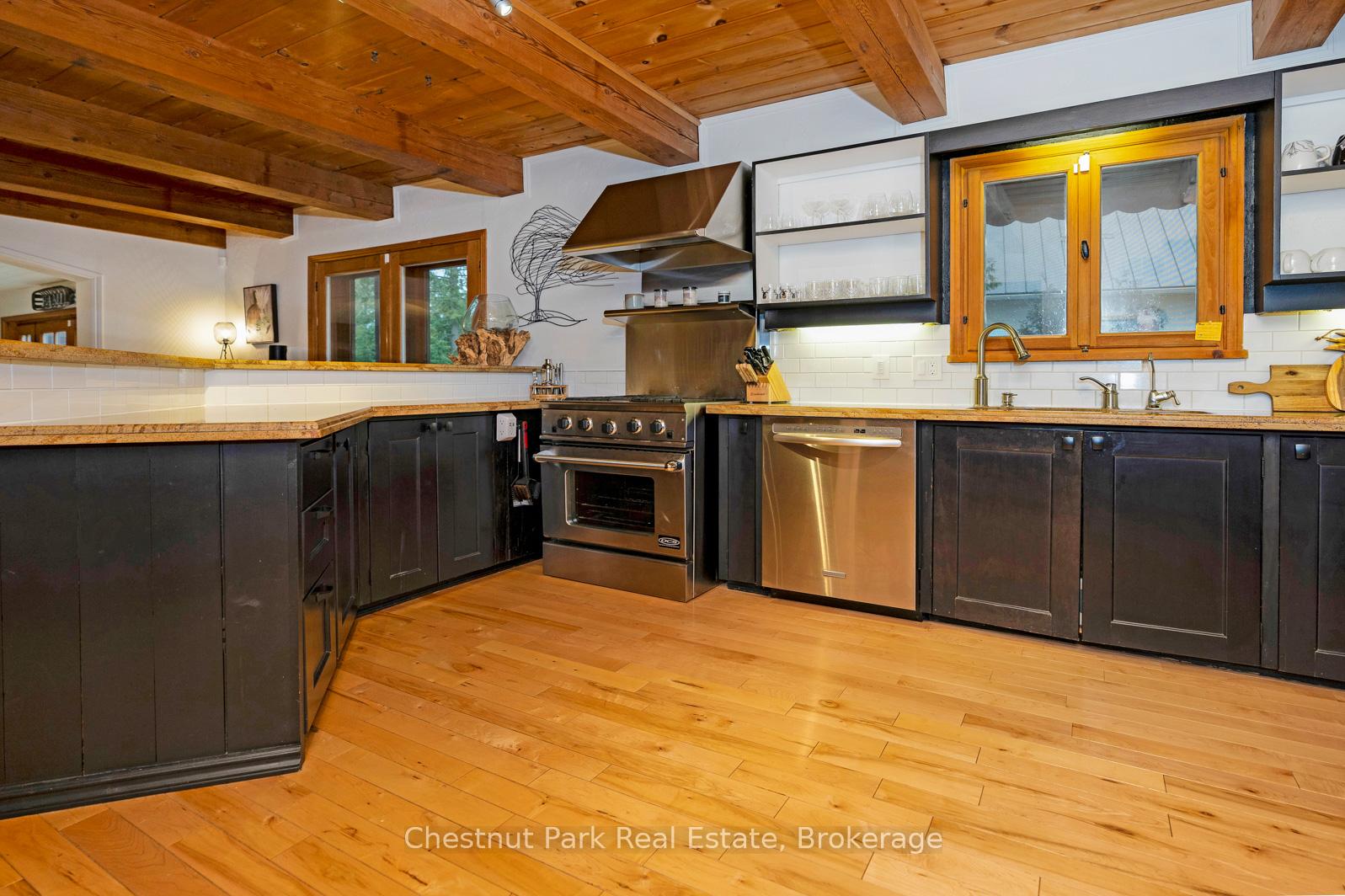 Photo 8 of 63 Slalom Gate Road, Collingwood — HOMEH