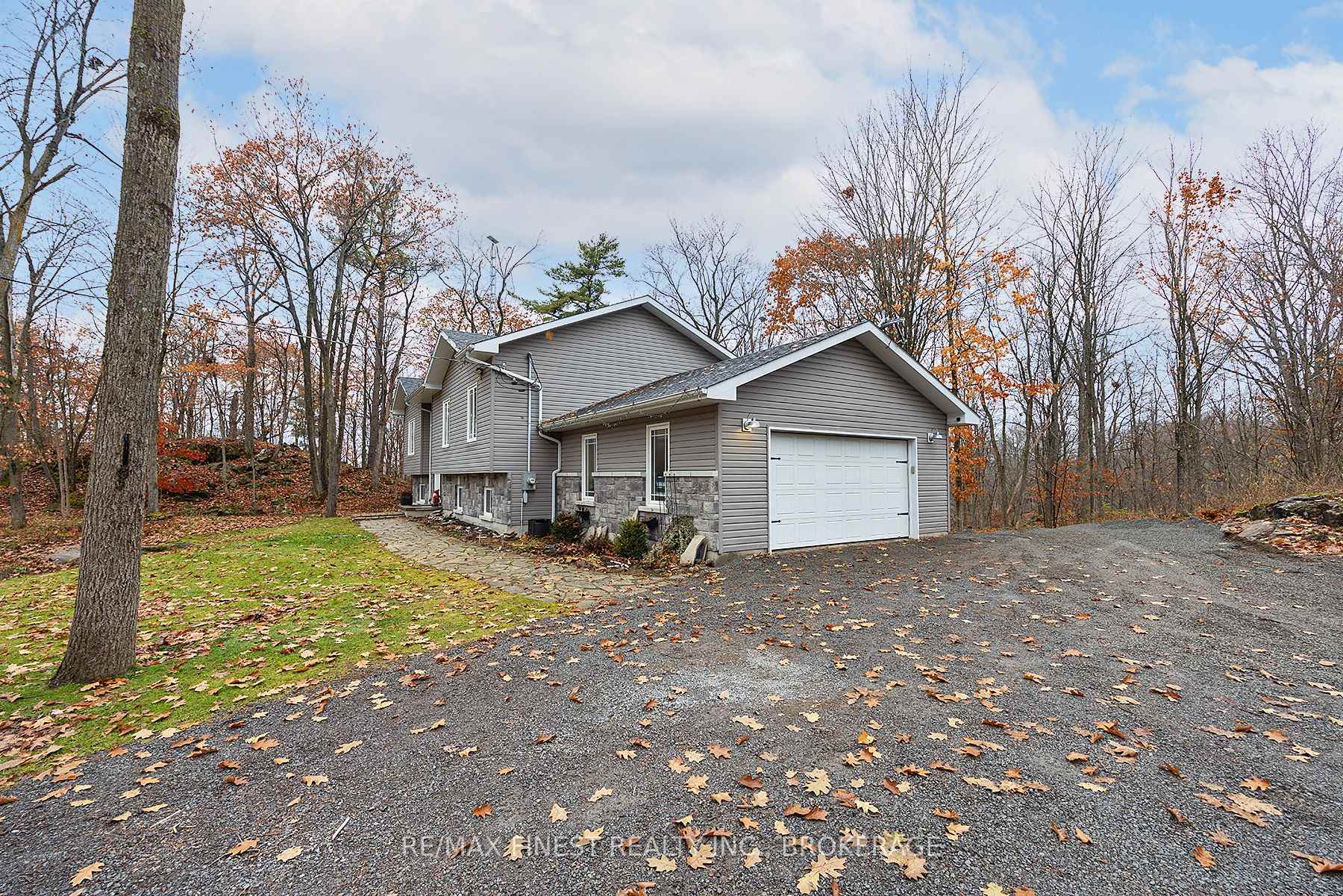 Photo 5 of 802 Burnt Hills Road, Frontenac, Frontenac South — HOMEH