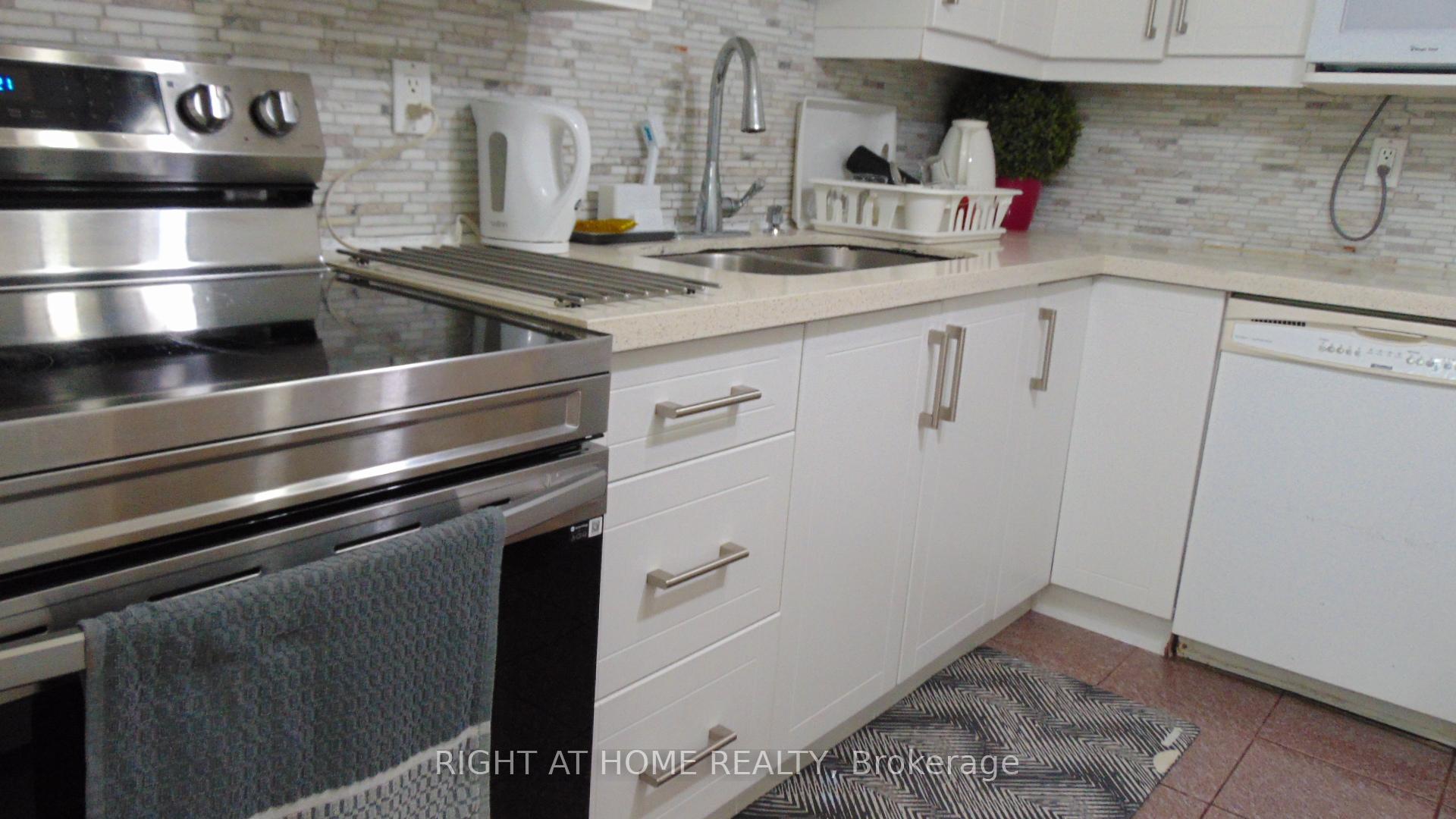 Photo 17 of Unit 1416, 20 Edgecliff Golfway, Toronto, Flemingdon Park — HOMEH