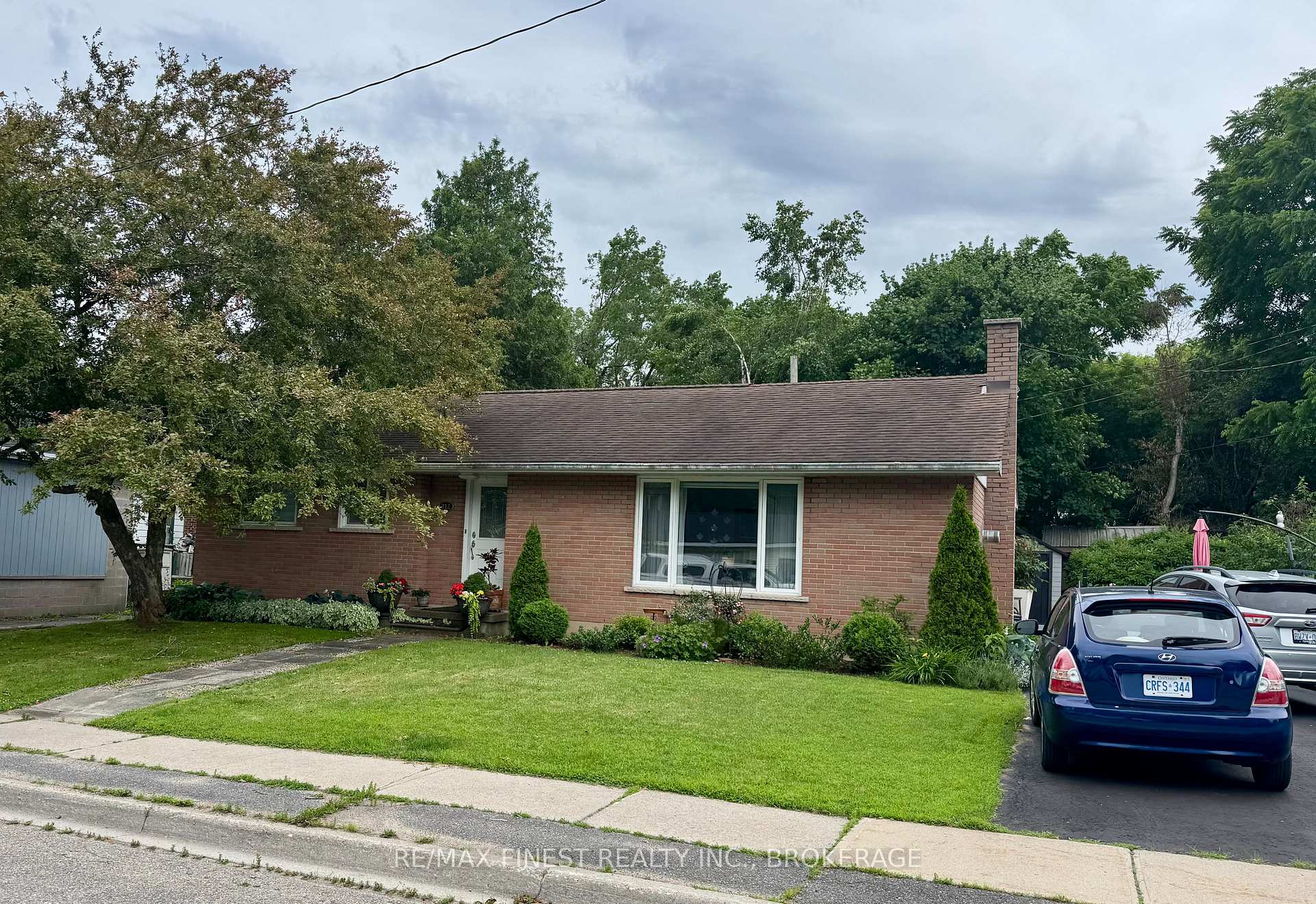 Photo 1 of 312 Henrietta Street, Gananoque — HOMEH
