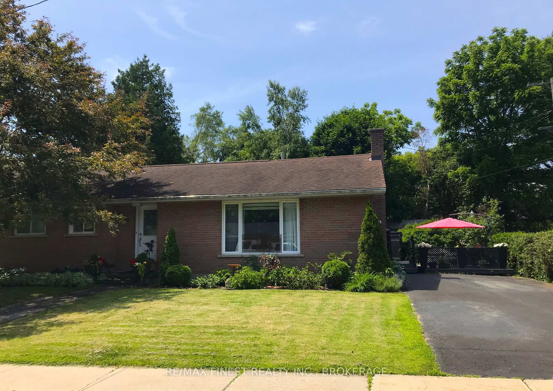 Photo 3 of 312 Henrietta Street, Gananoque — HOMEH
