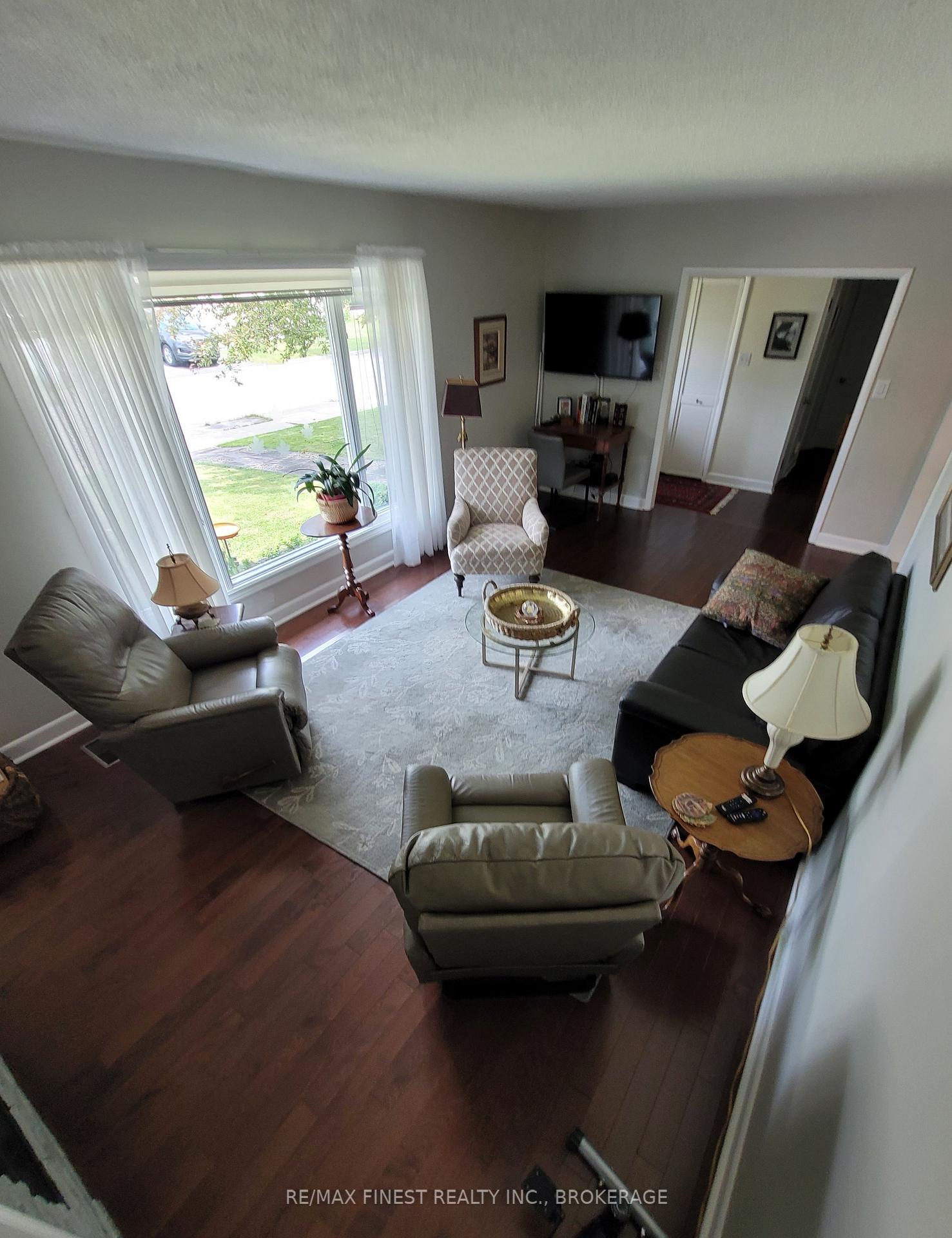 Photo 6 of 312 Henrietta Street, Gananoque — HOMEH