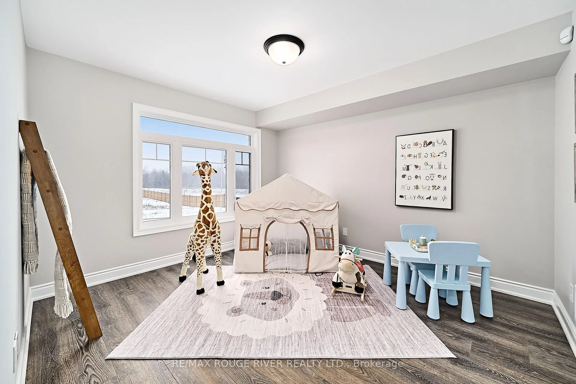 Photo 4 of 11 Addyman Crescent, Clarington, Newcastle — HOMEH
