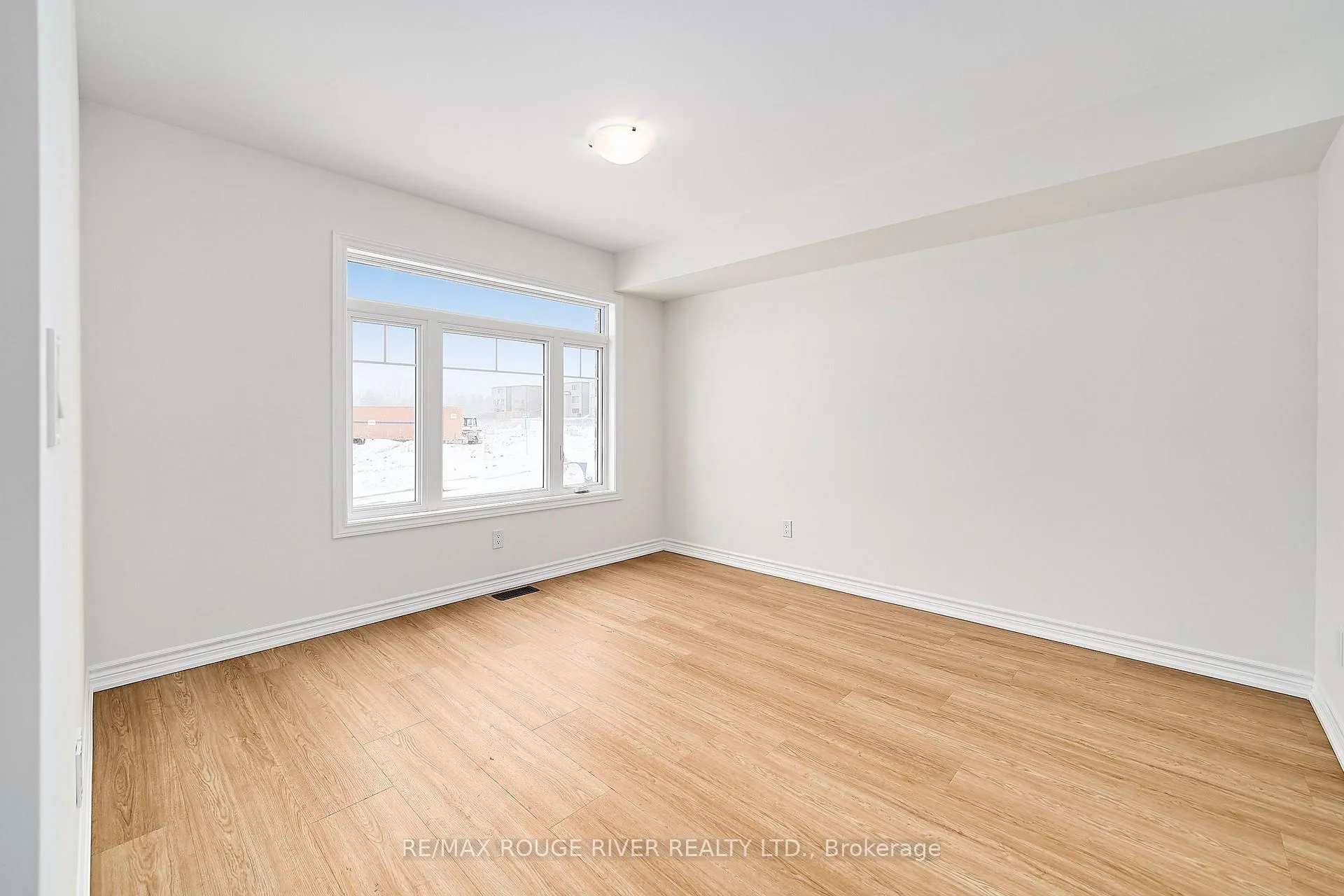 Photo 5 of 11 Addyman Crescent, Clarington, Newcastle — HOMEH