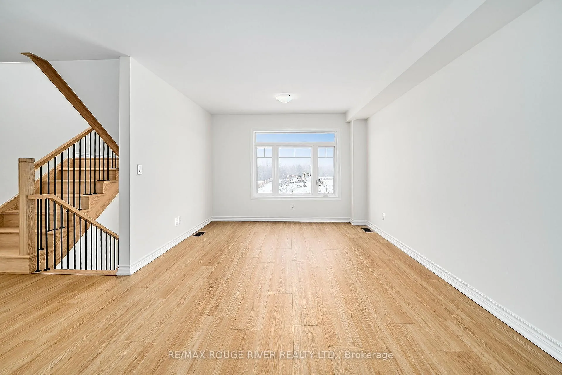 Photo 7 of 11 Addyman Crescent, Clarington, Newcastle — HOMEH
