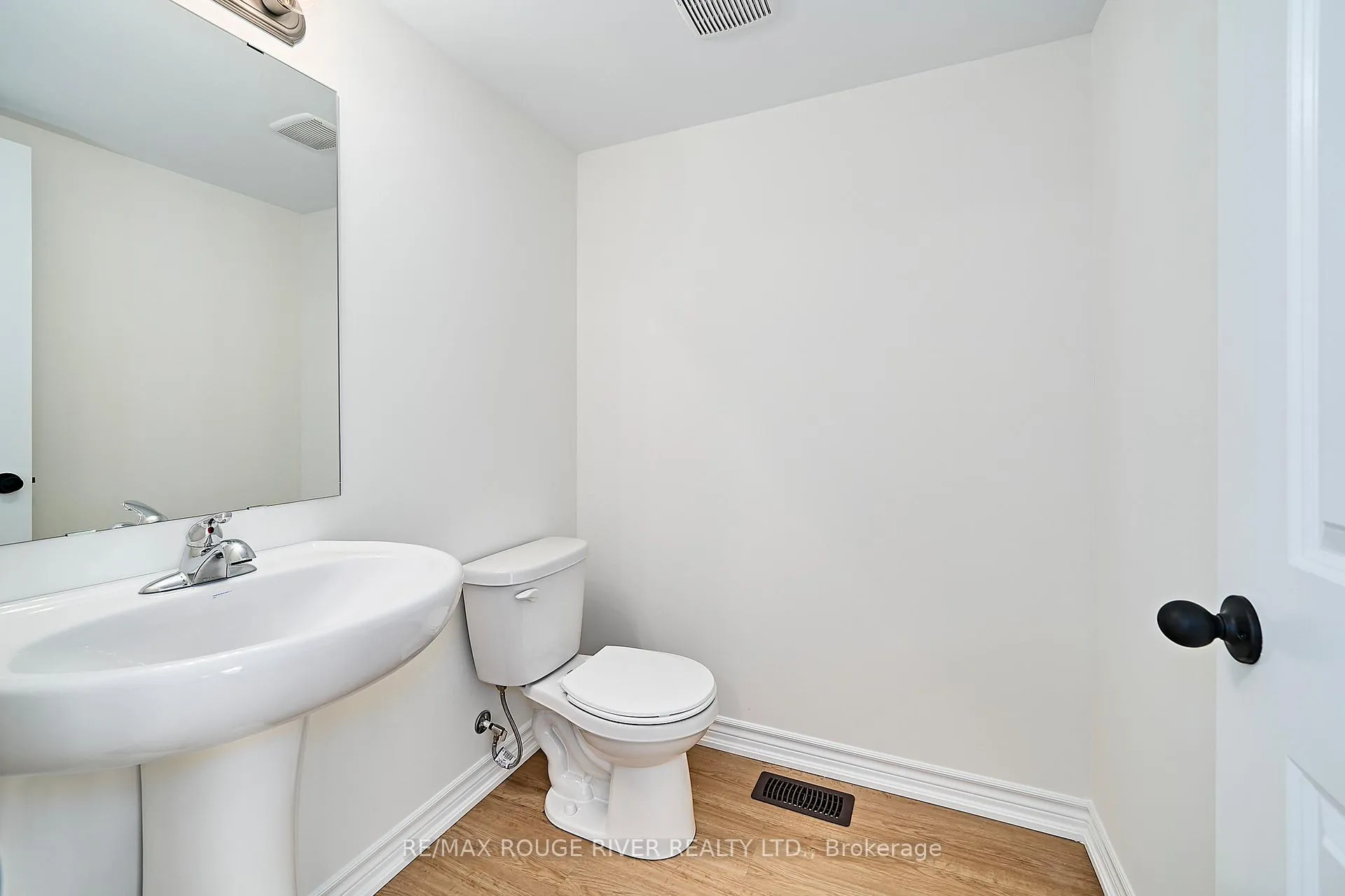 Photo 15 of 11 Addyman Crescent, Clarington, Newcastle — HOMEH