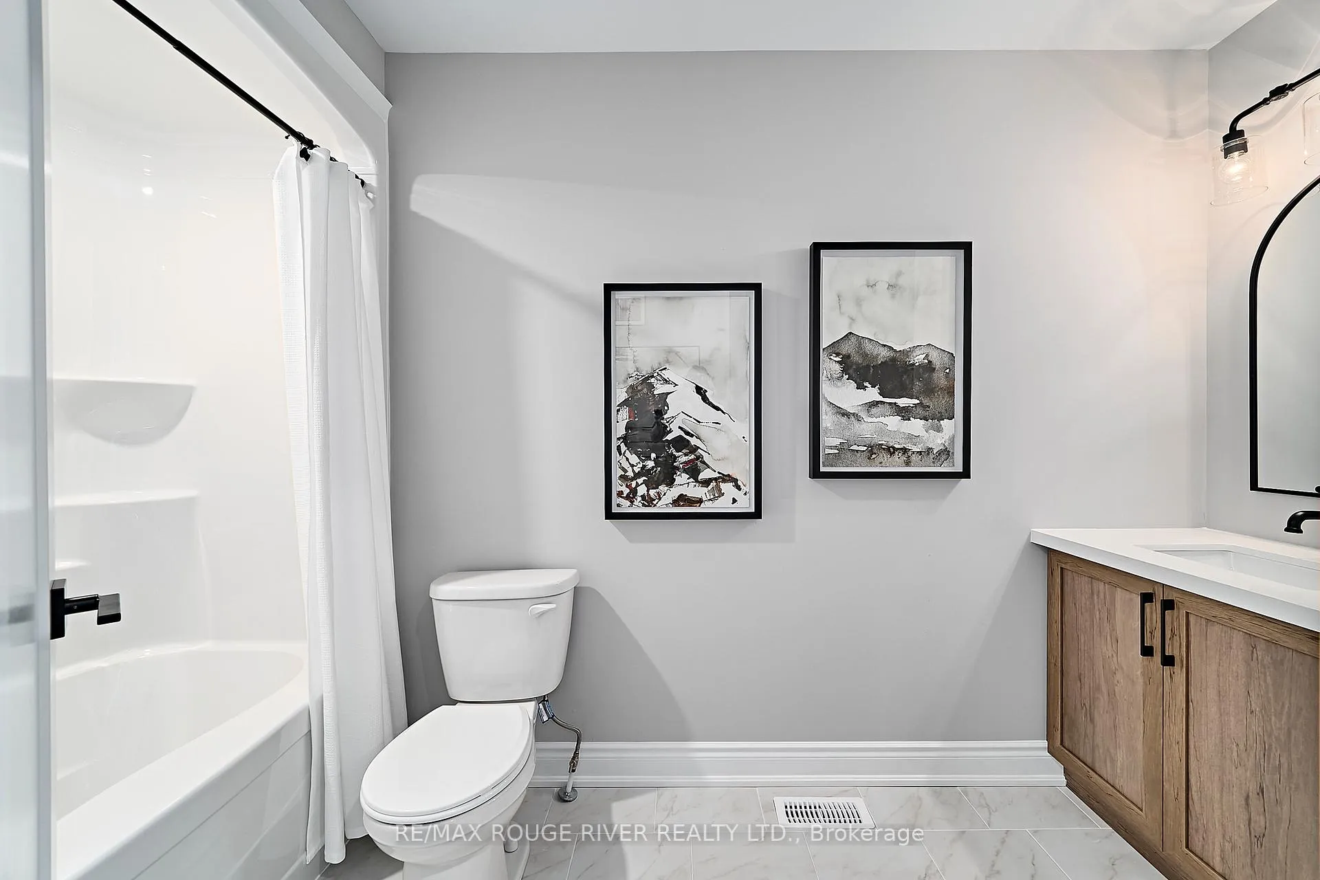 Photo 38 of 11 Addyman Crescent, Clarington, Newcastle — HOMEH