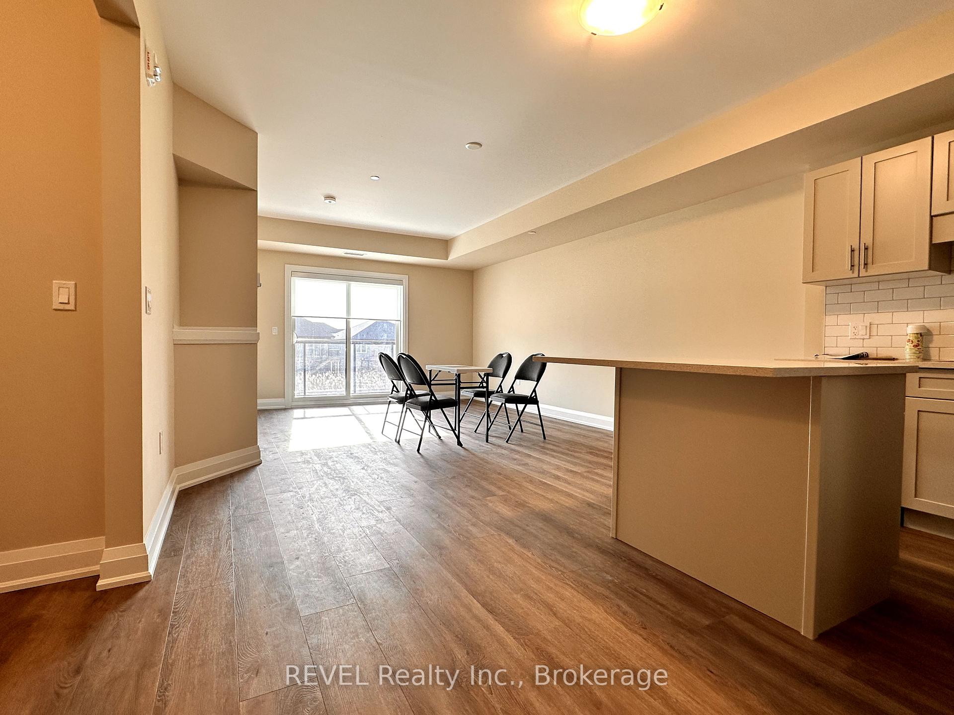 Photo 3 of Unit 110, 118 Summersides Boulevard, Pelham, Fonthill — HOMEH
