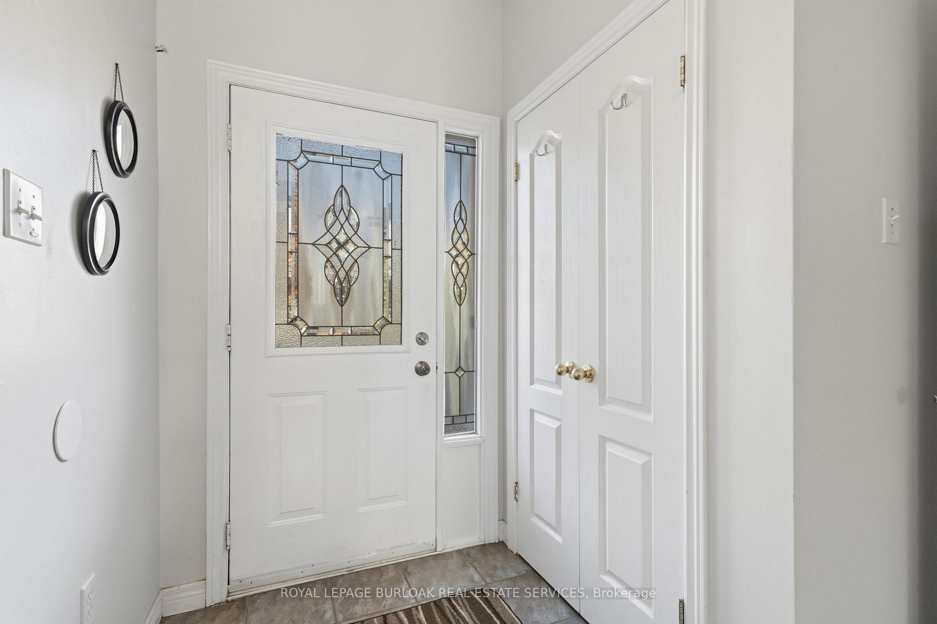 Photo 4 of Unit 37, 232 Stonehenge Drive, Hamilton, Meadowlands — HOMEH