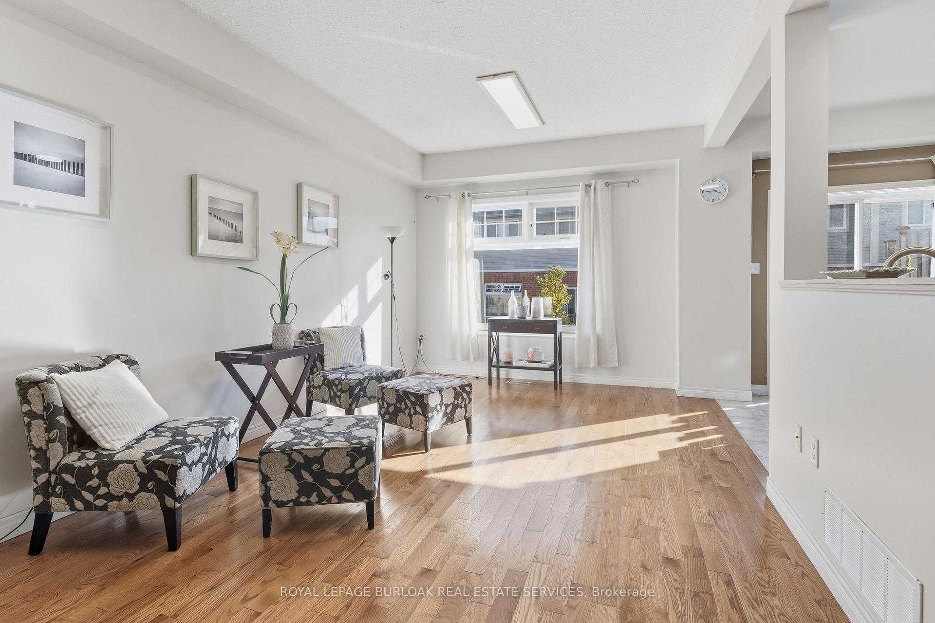 Photo 16 of Unit 37, 232 Stonehenge Drive, Hamilton, Meadowlands — HOMEH