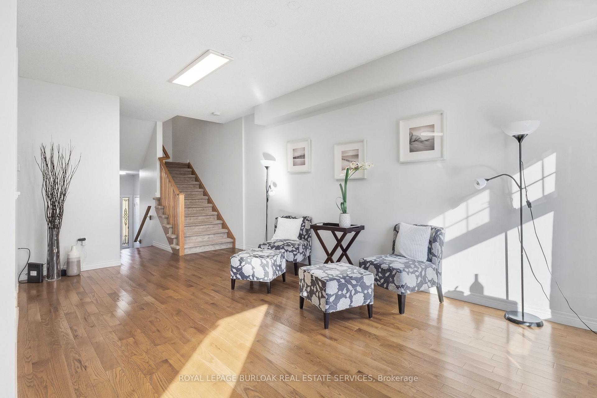 Photo 18 of Unit 37, 232 Stonehenge Drive, Hamilton, Meadowlands — HOMEH