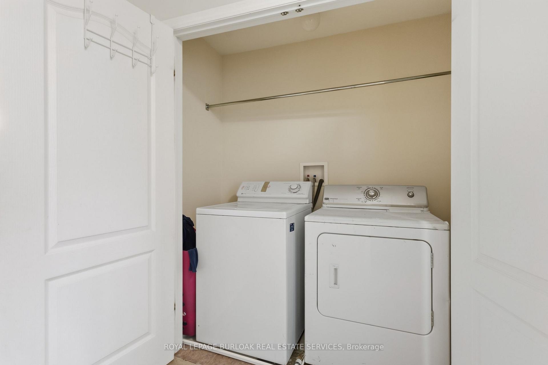 Photo 26 of Unit 37, 232 Stonehenge Drive, Hamilton, Meadowlands — HOMEH