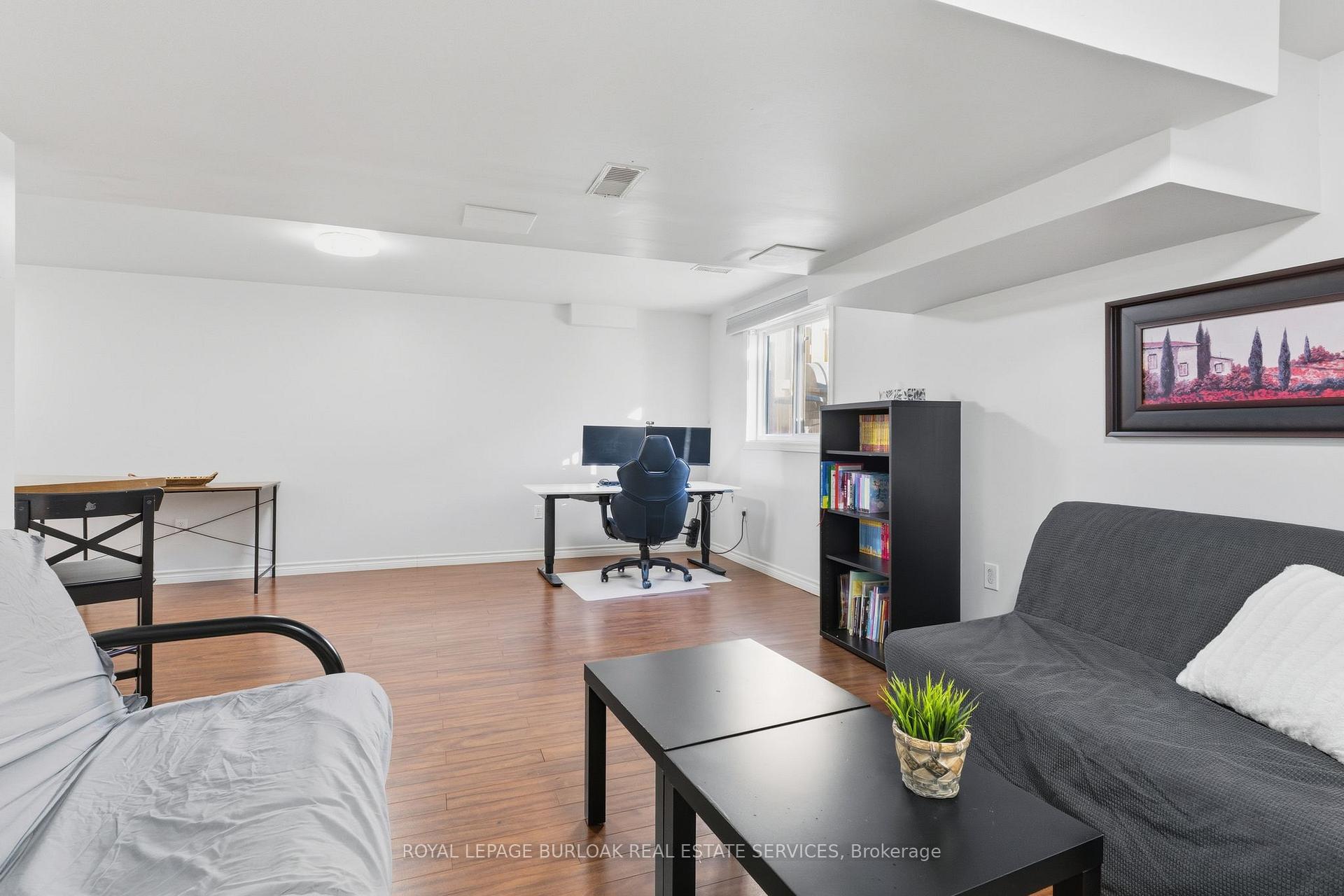 Photo 32 of Unit 37, 232 Stonehenge Drive, Hamilton, Meadowlands — HOMEH