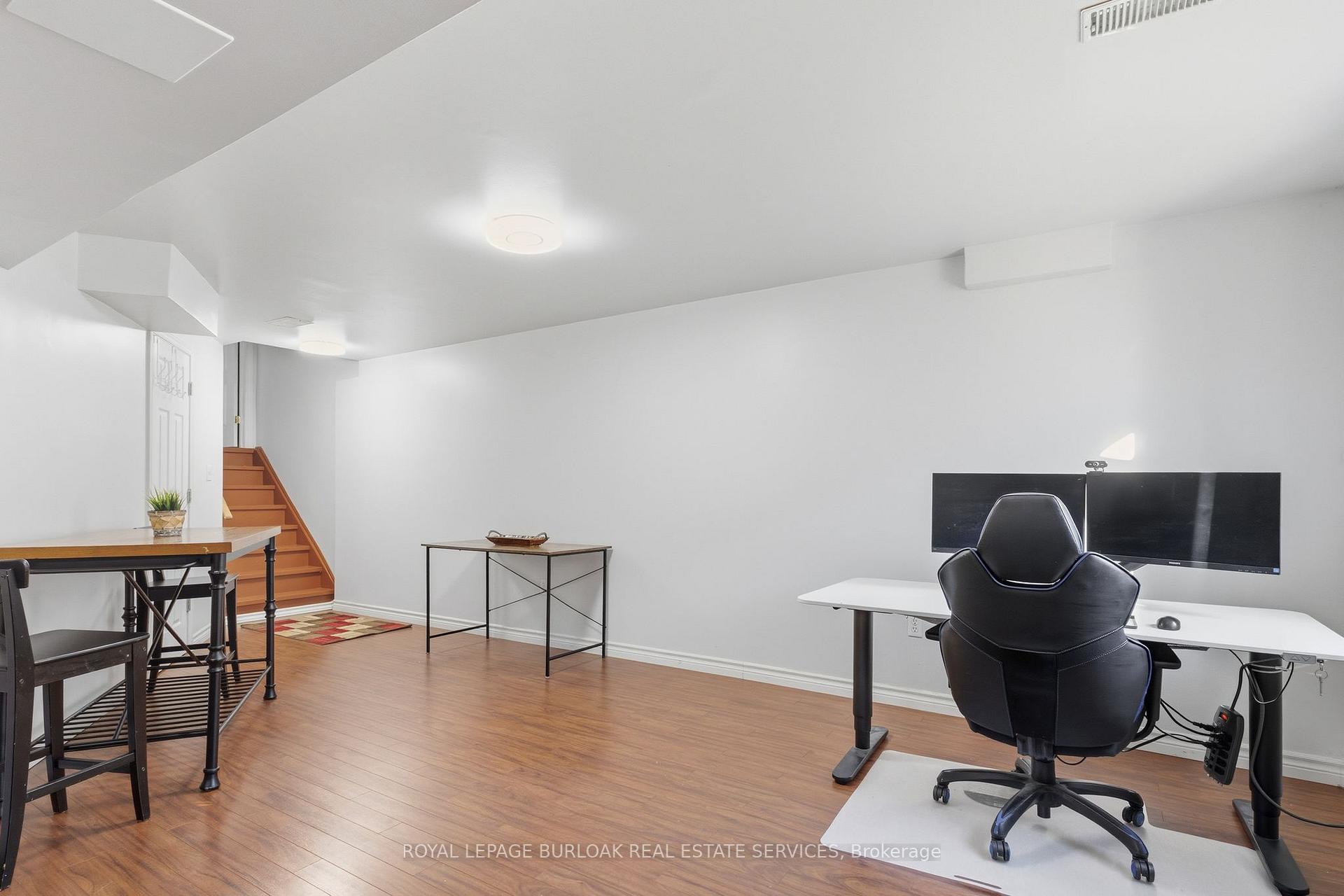 Photo 33 of Unit 37, 232 Stonehenge Drive, Hamilton, Meadowlands — HOMEH