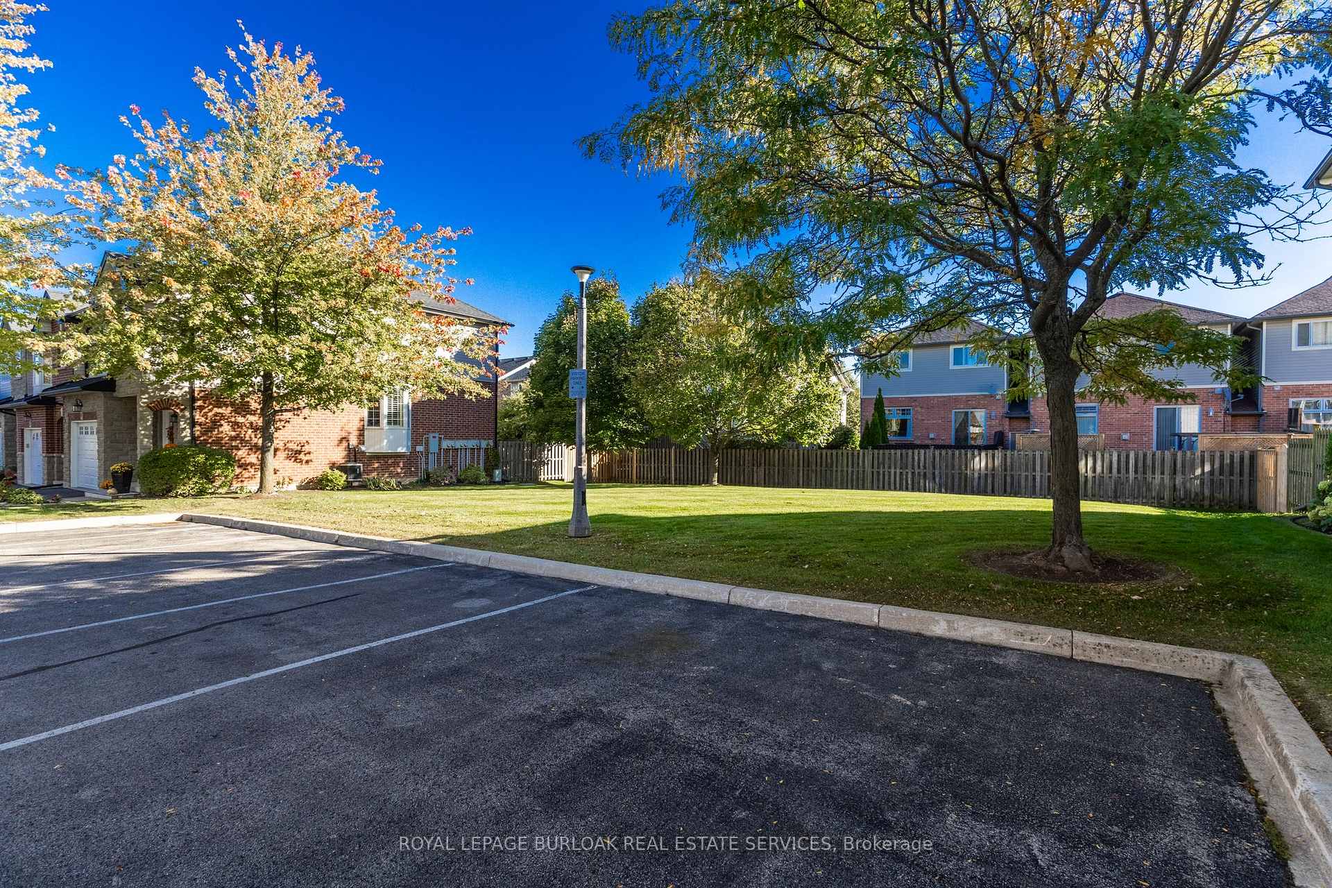 Photo 34 of Unit 37, 232 Stonehenge Drive, Hamilton, Meadowlands — HOMEH