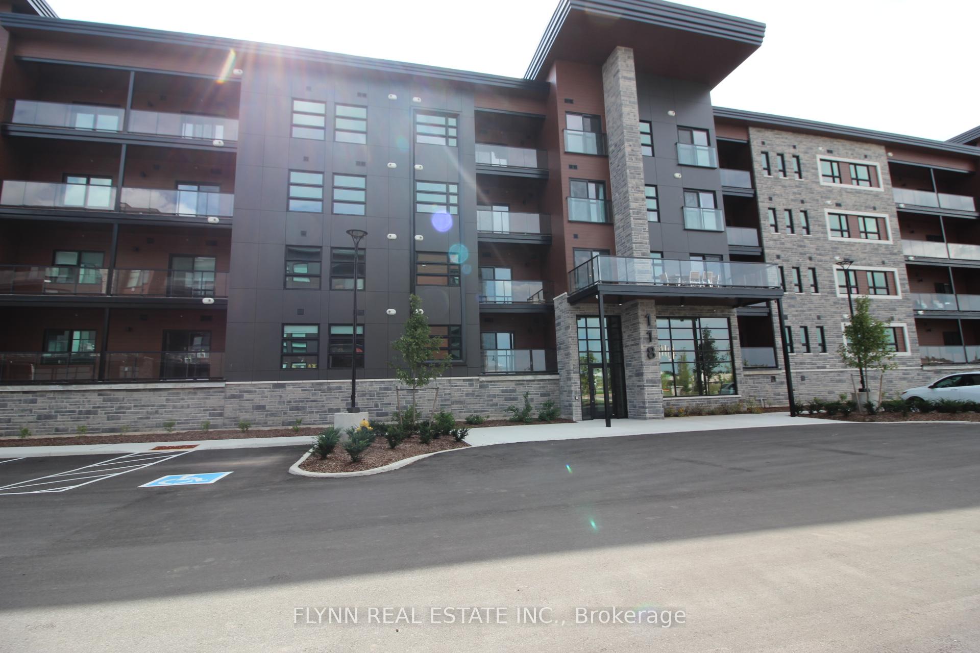 Front of Unit 104, 118 Summersides Boulevard