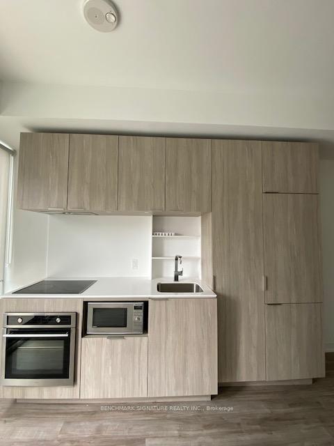 Front of Unit 809, 77 Shuter Street