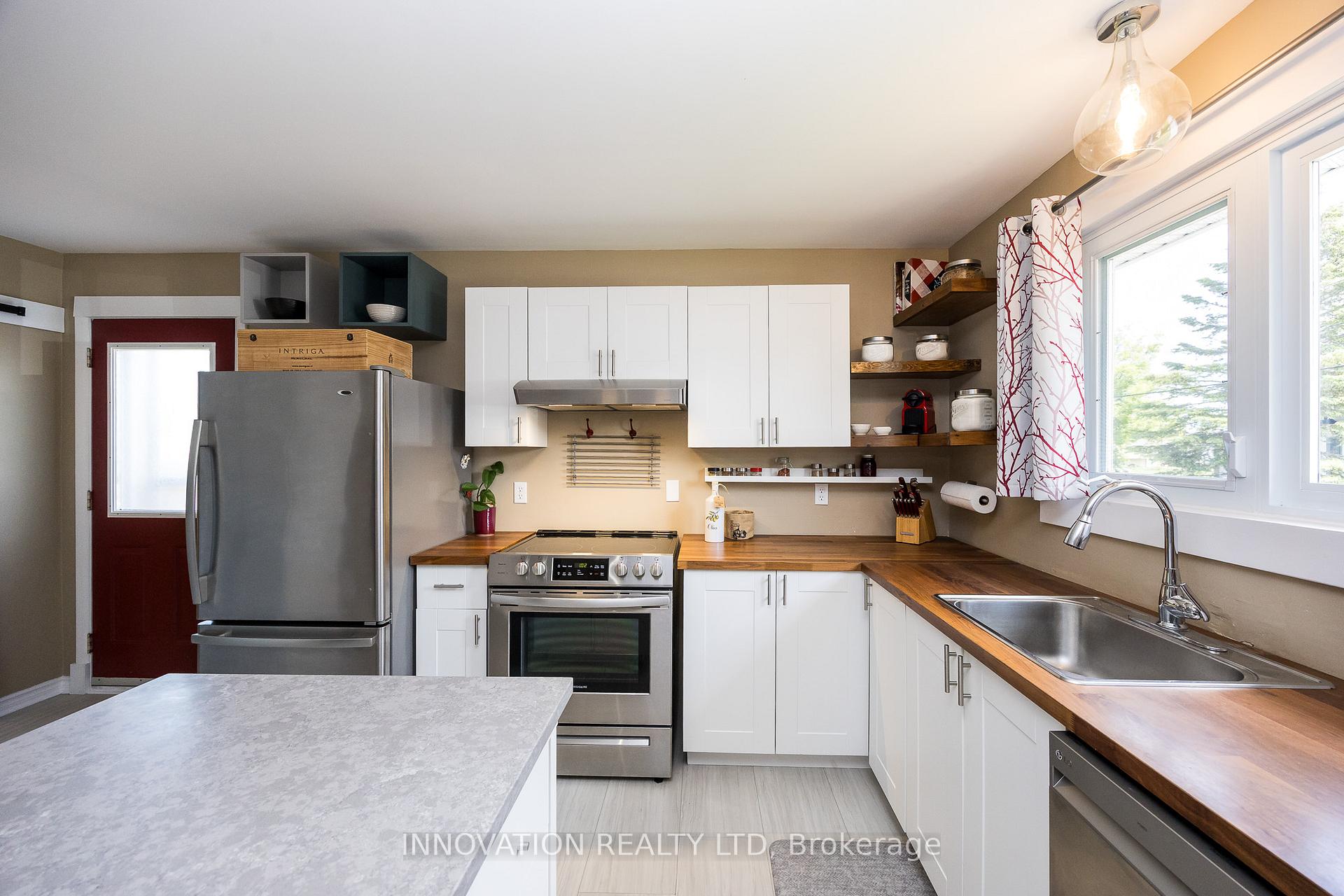 Photo 4 of 185 Munro Street, Carleton Place — HOMEH