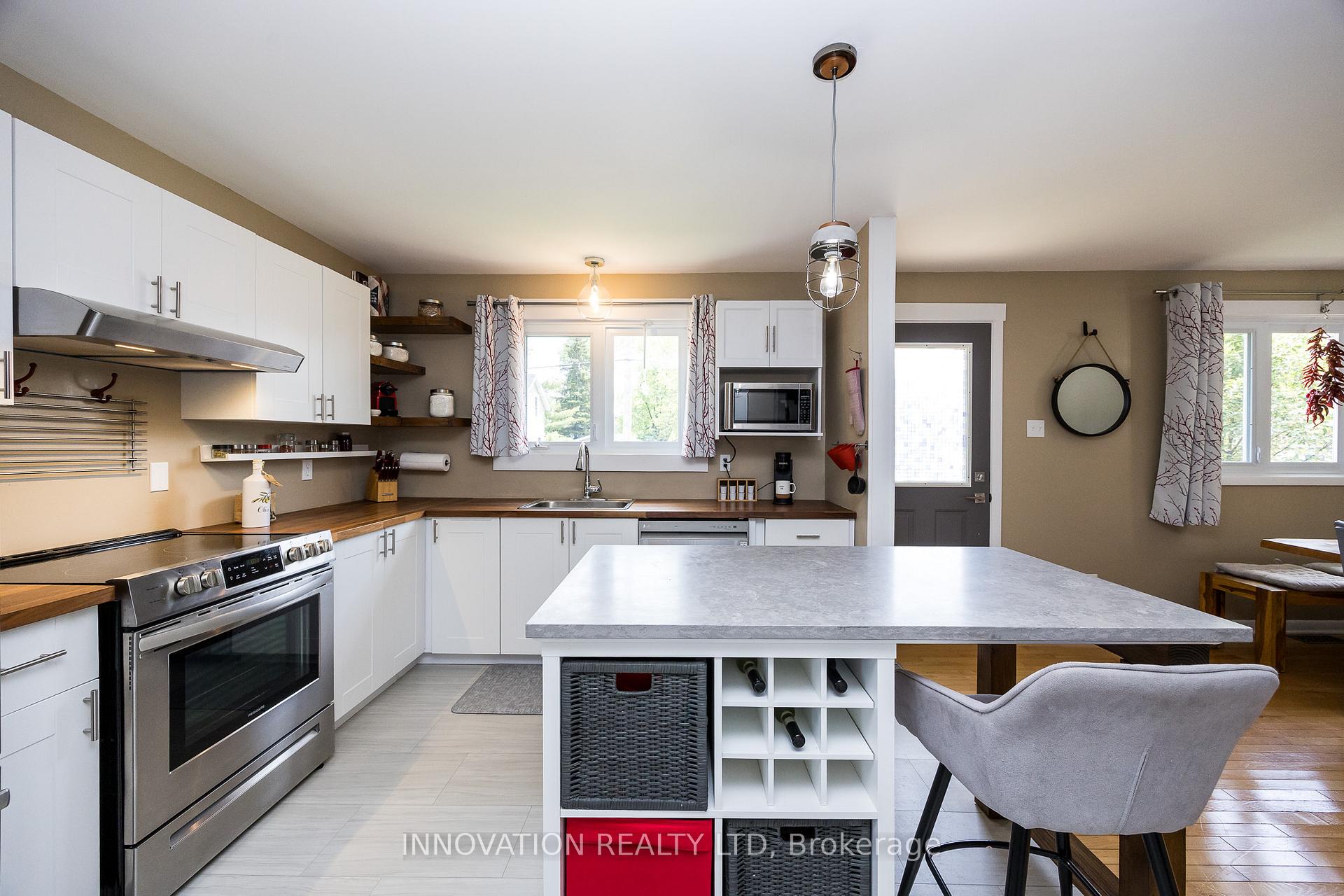 Photo 5 of 185 Munro Street, Carleton Place — HOMEH