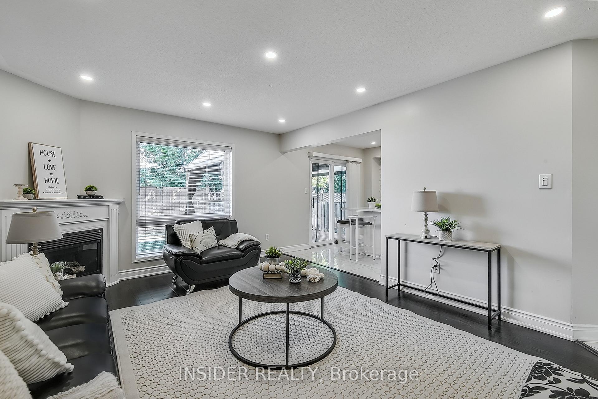 Photo 3 of 35 Langlaw Drive, Cambridge, Christopher-Champlain — HOMEH