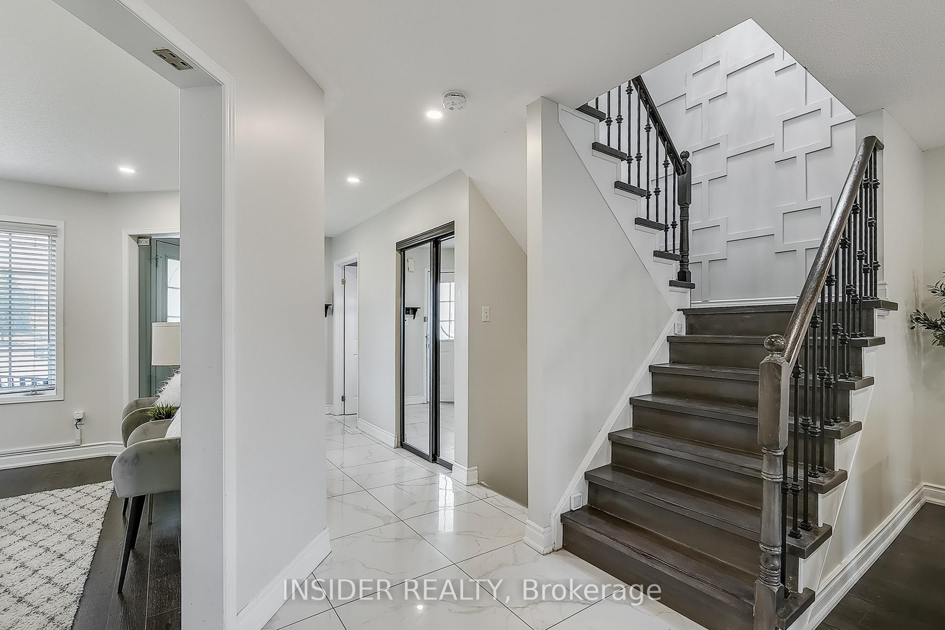 Photo 13 of 35 Langlaw Drive, Cambridge, Christopher-Champlain — HOMEH