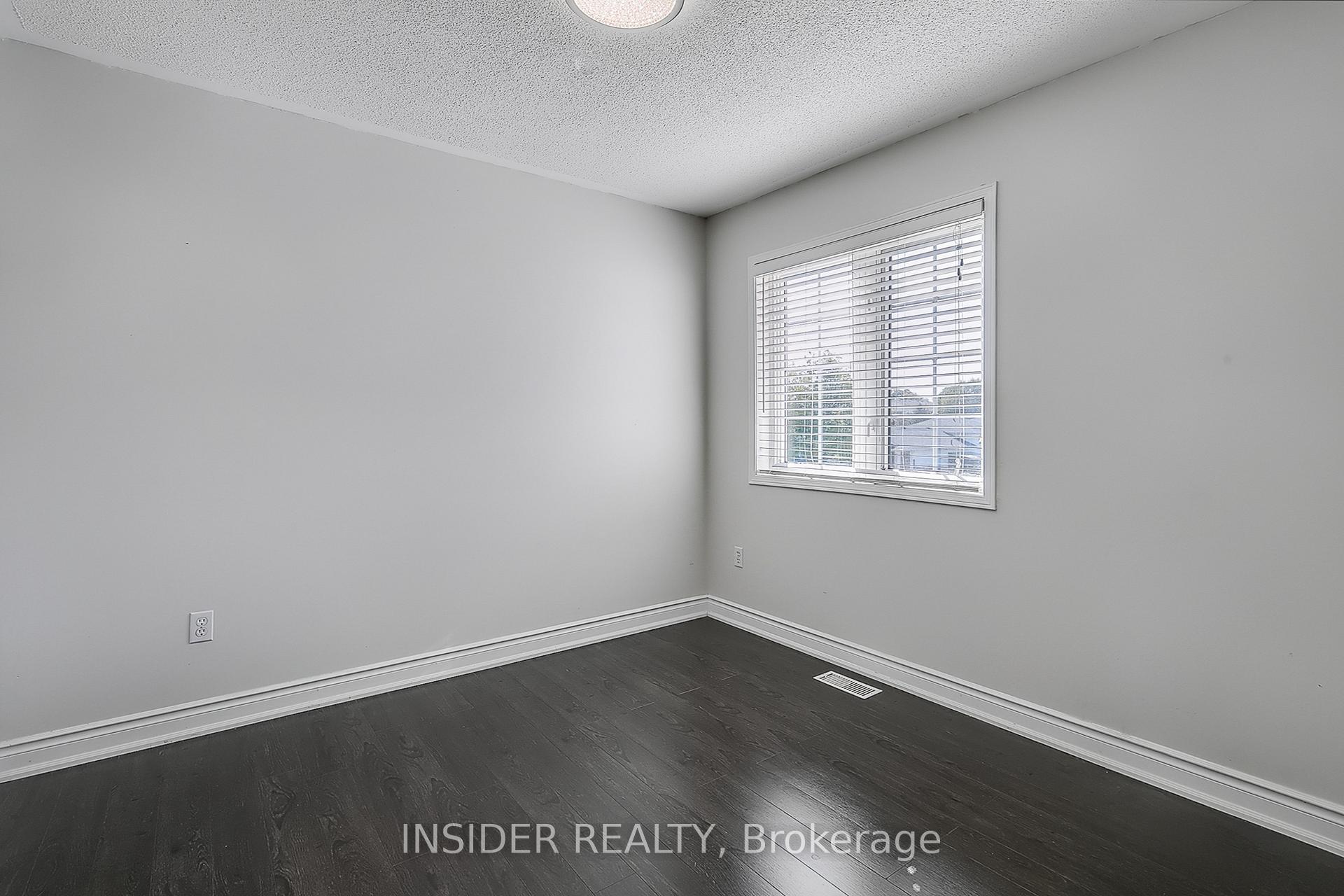 Photo 25 of 35 Langlaw Drive, Cambridge, Christopher-Champlain — HOMEH