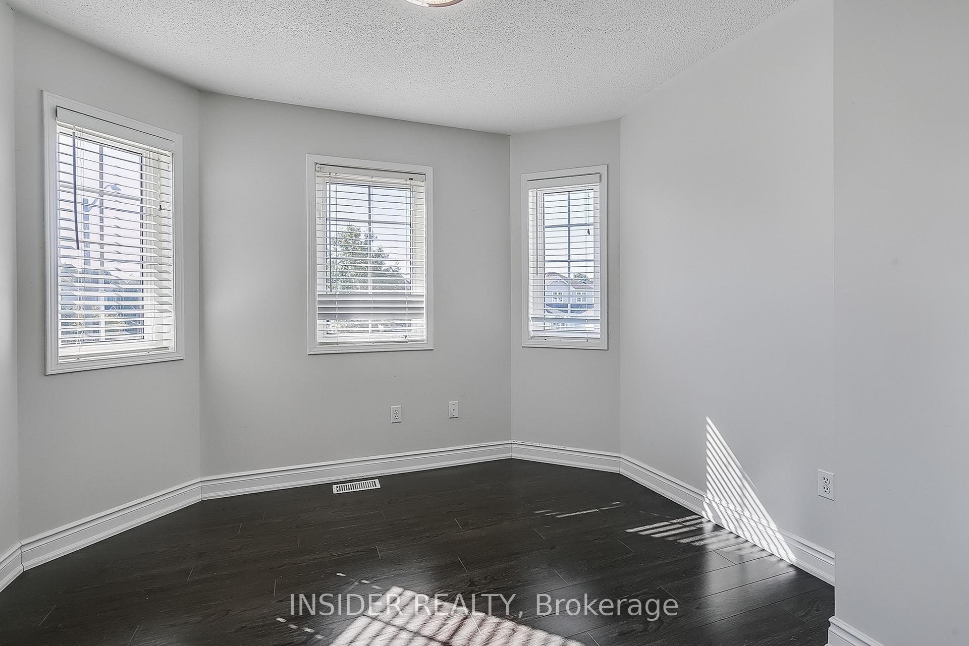 Photo 23 of 35 Langlaw Drive, Cambridge, Christopher-Champlain — HOMEH