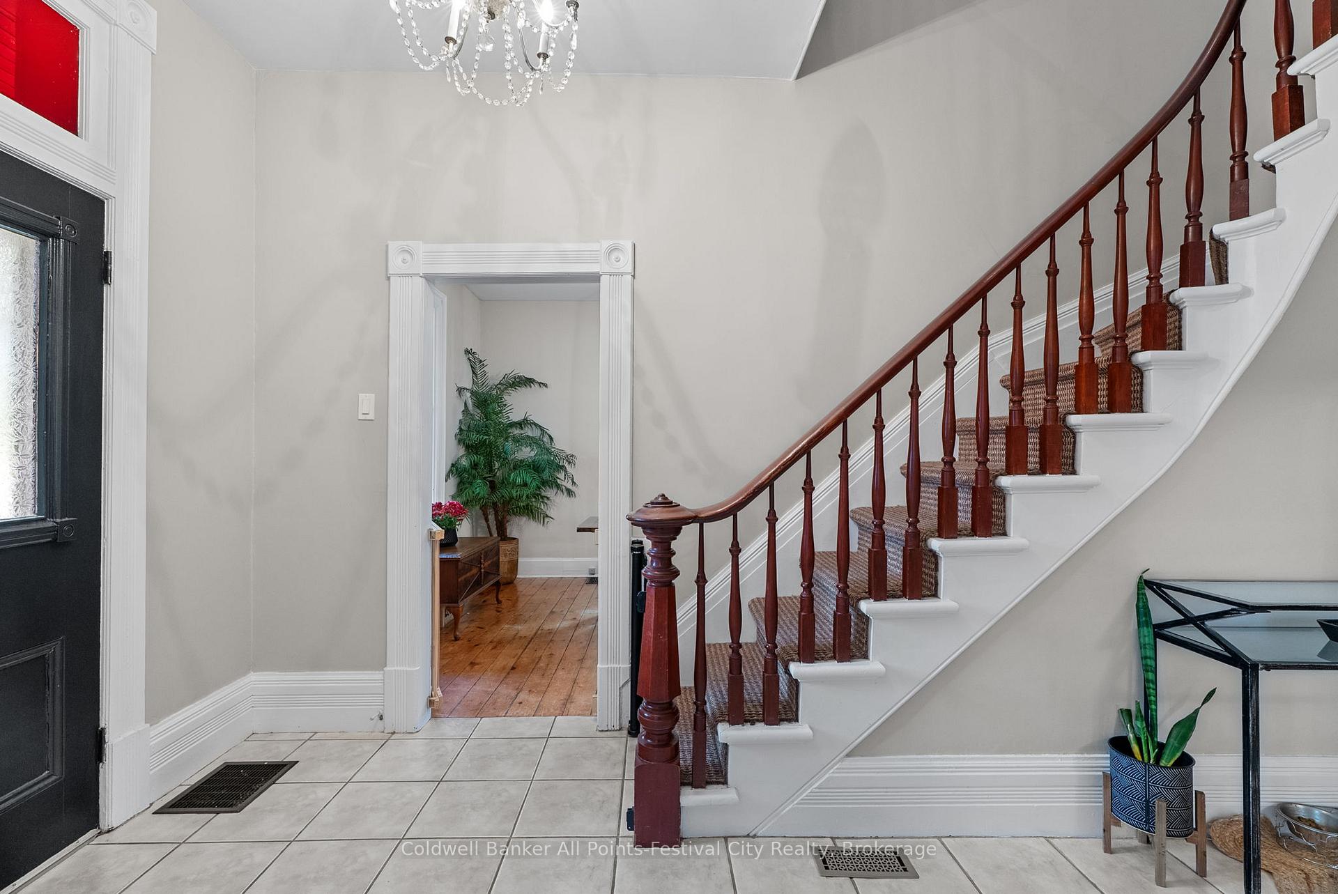 Photo 9 of 43 Bruce Street E, Goderich, Goderich (Town) — HOMEH