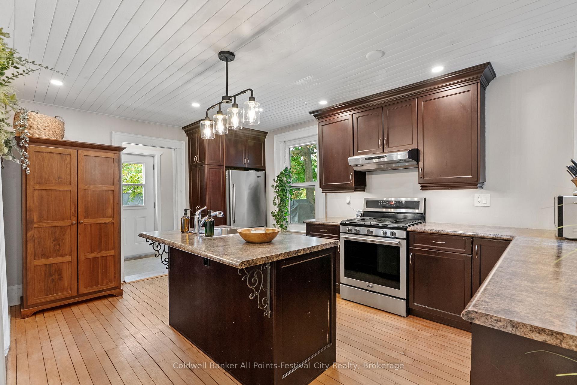 Photo 18 of 43 Bruce Street E, Goderich, Goderich (Town) — HOMEH