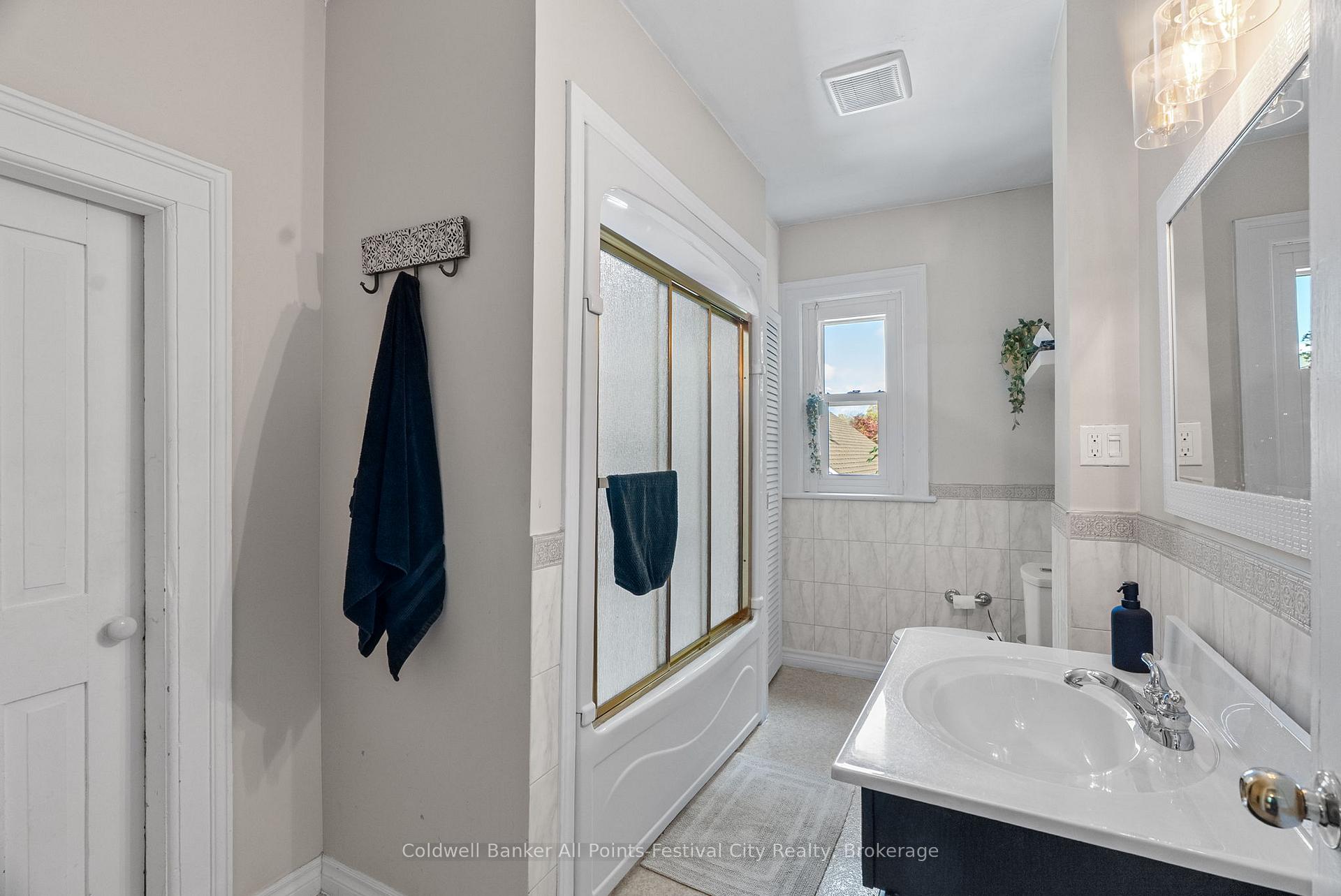 Photo 21 of 43 Bruce Street E, Goderich, Goderich (Town) — HOMEH
