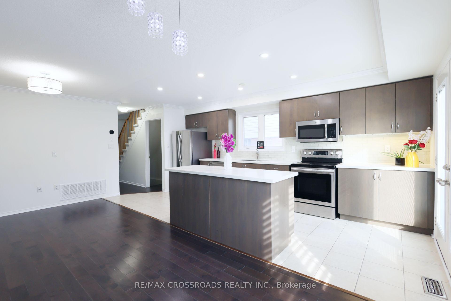 Photo 10 of 12 Distleman Way, Ajax, Northwest Ajax — HOMEH