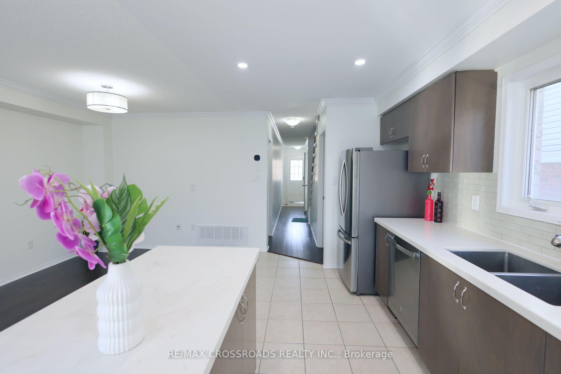 Photo 2 of 12 Distleman Way, Ajax, Northwest Ajax — HOMEH
