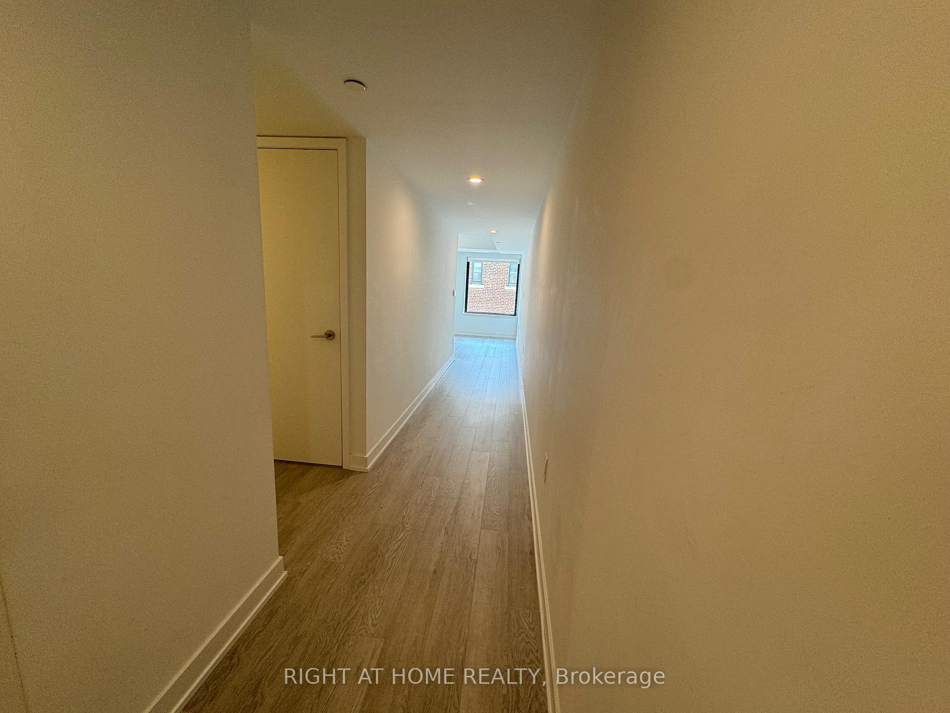 Photo 6 of Unit 323, 3 Strathgowan Avenue, Toronto, Lawrence Park South — HOMEH