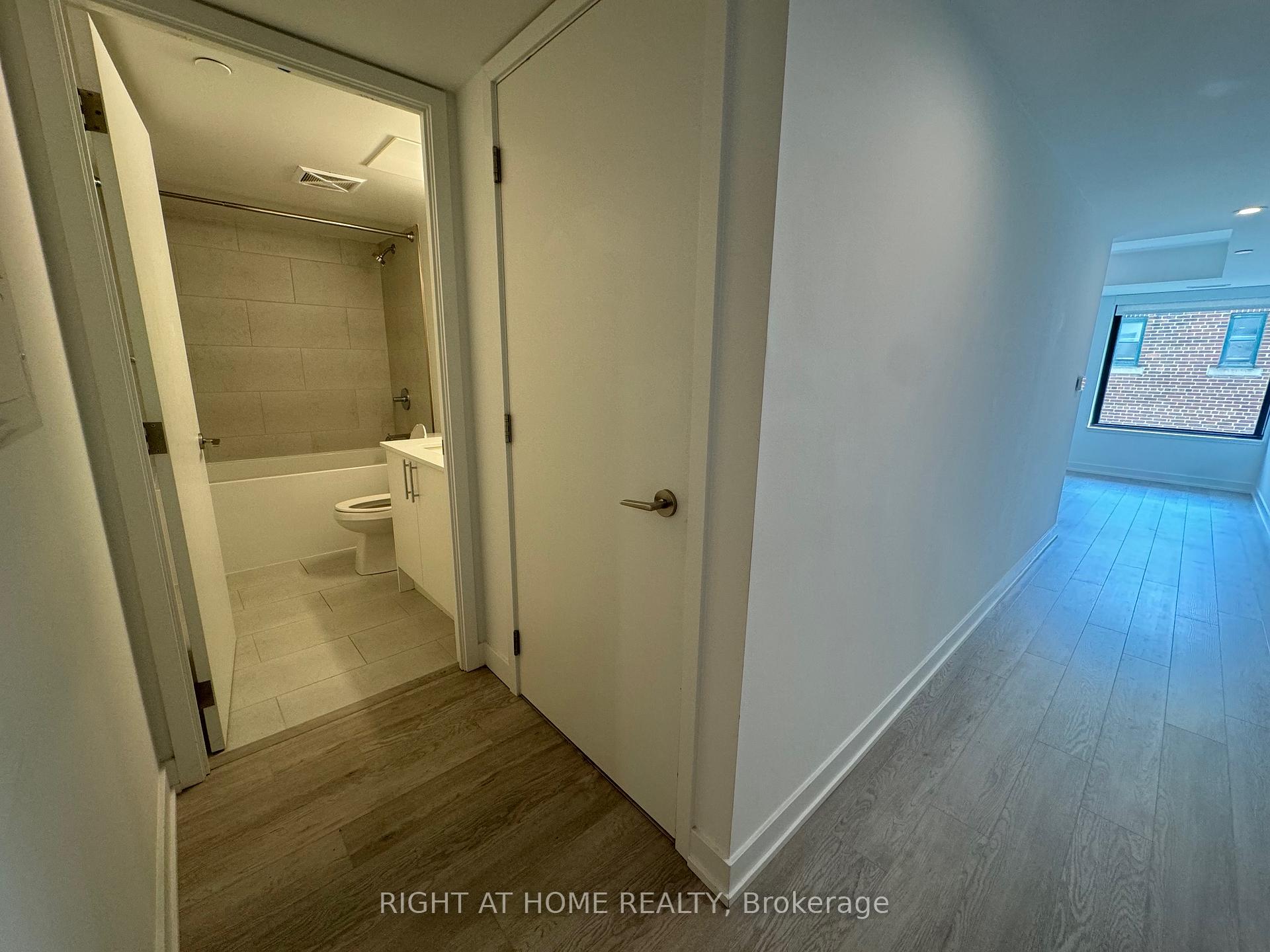 Photo 7 of Unit 323, 3 Strathgowan Avenue, Toronto, Lawrence Park South — HOMEH