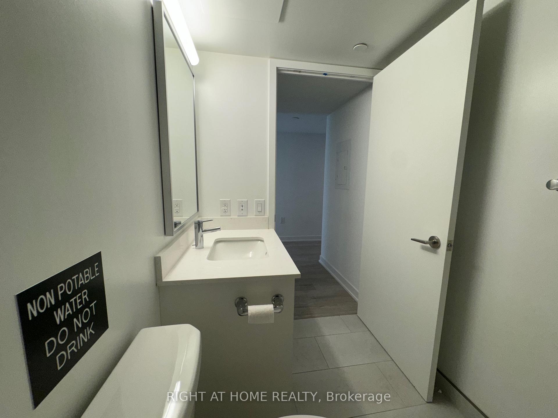 Photo 8 of Unit 323, 3 Strathgowan Avenue, Toronto, Lawrence Park South — HOMEH