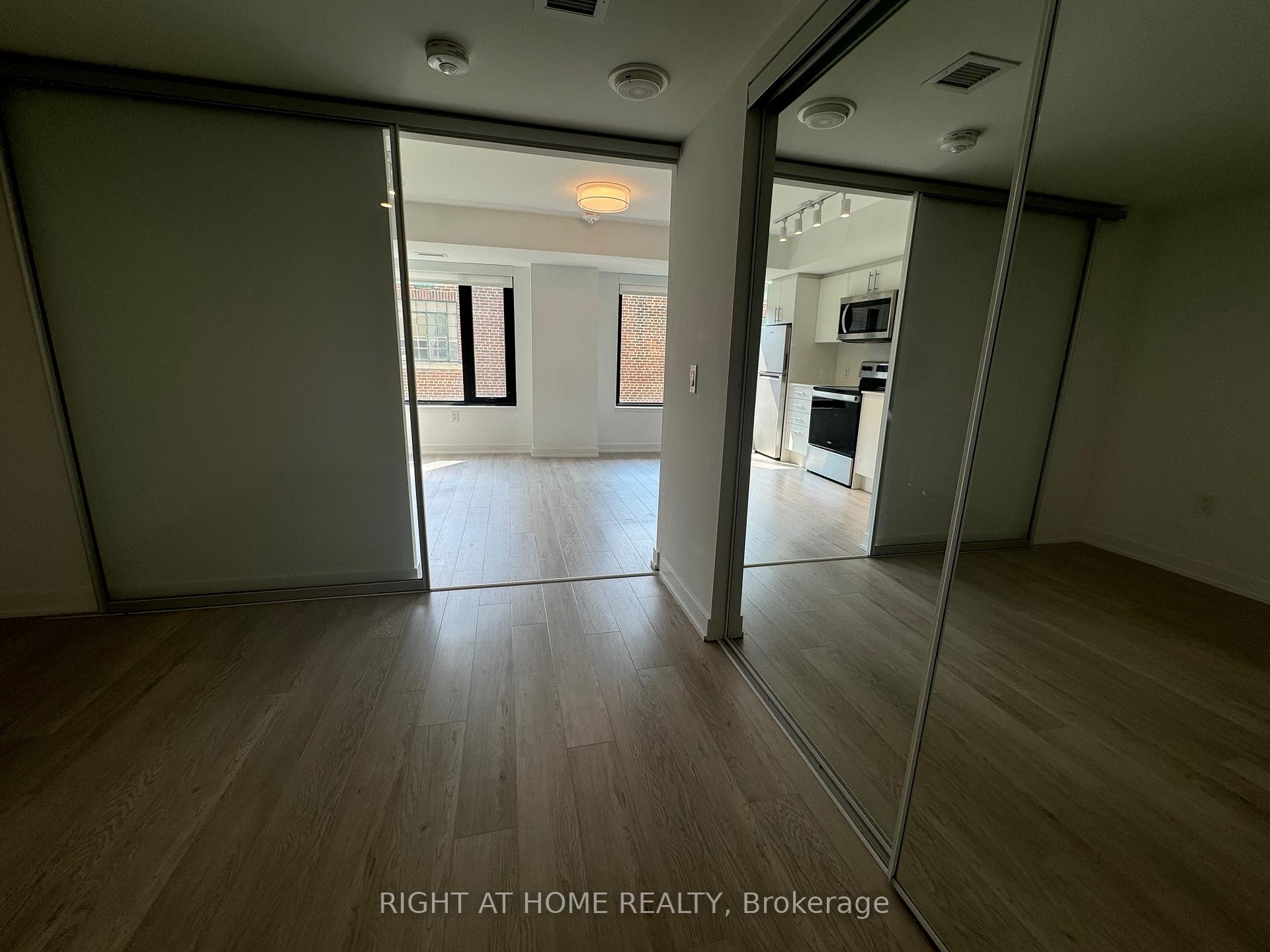 Photo 12 of Unit 323, 3 Strathgowan Avenue, Toronto, Lawrence Park South — HOMEH