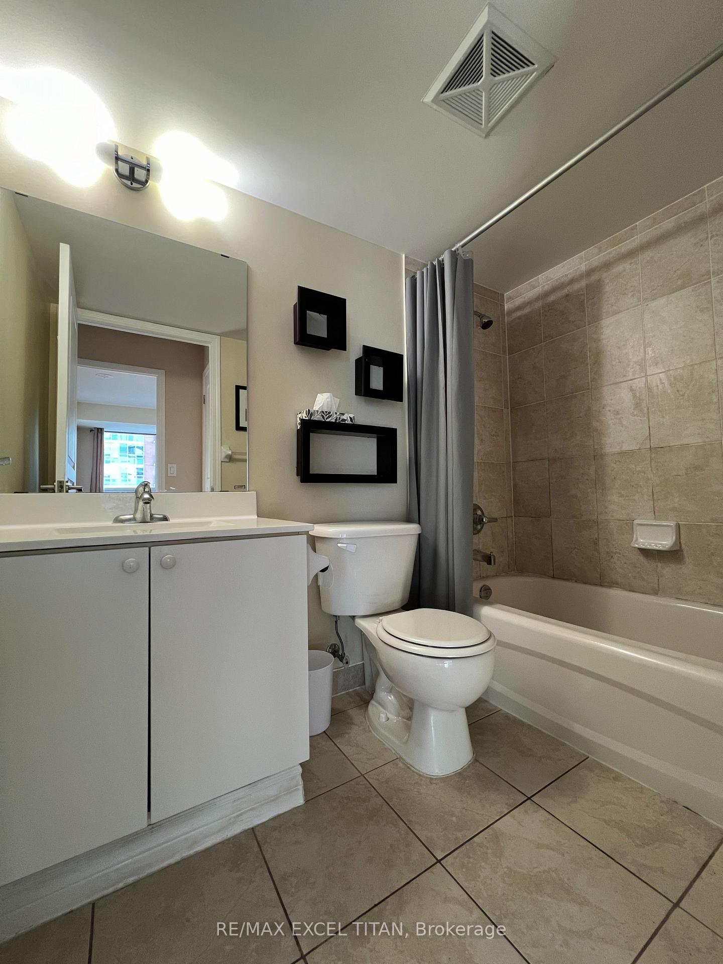Photo 10 of Unit 907, 55 South Town Centre Boulevard, Markham, Unionville — HOMEH