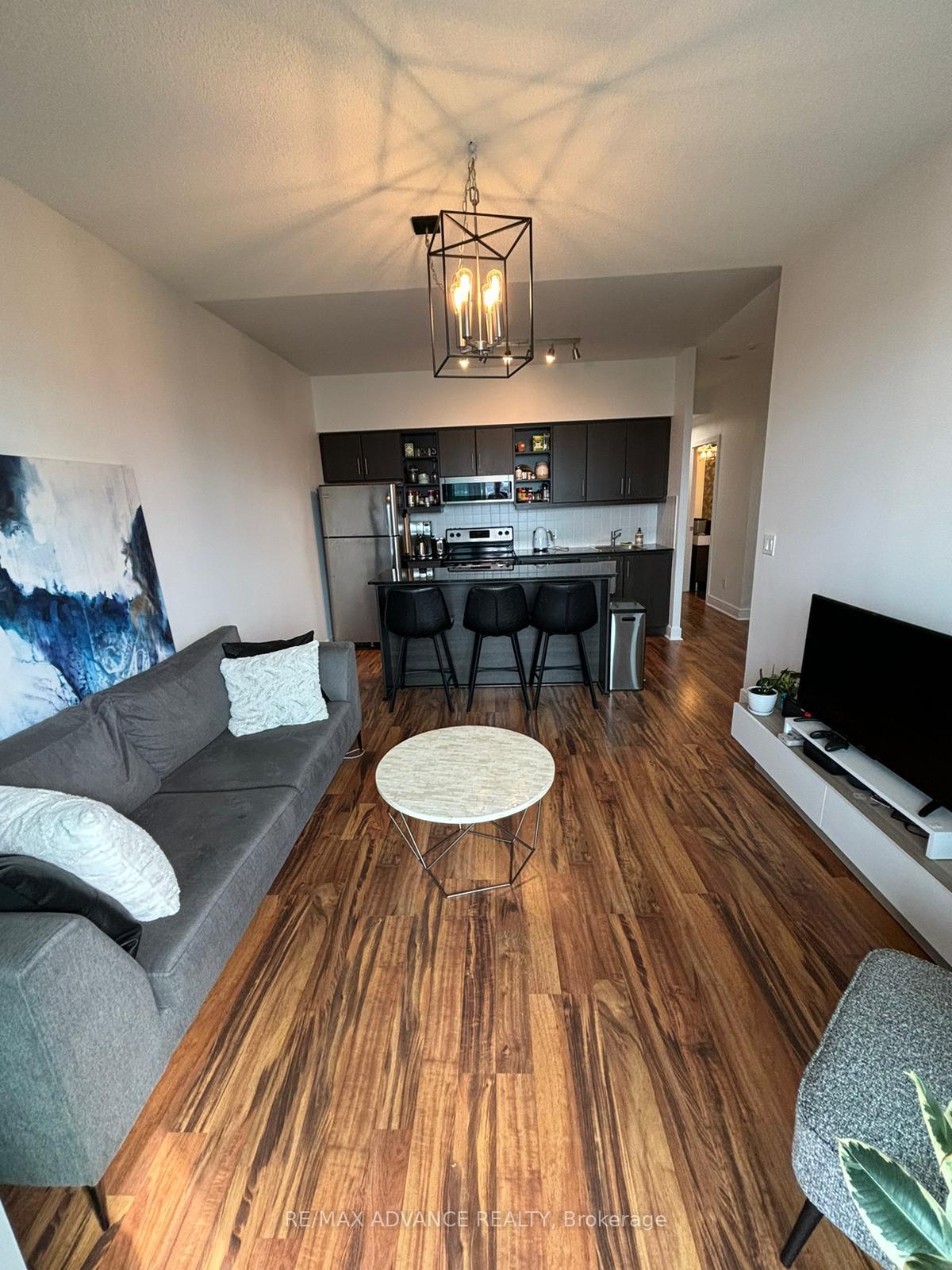 Photo 2 of Unit 1013, 35 Brian Peck Crescent, Toronto, Thorncliffe Park — HOMEH