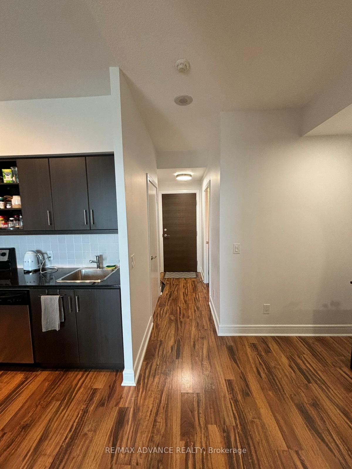 Photo 7 of Unit 1013, 35 Brian Peck Crescent, Toronto, Thorncliffe Park — HOMEH
