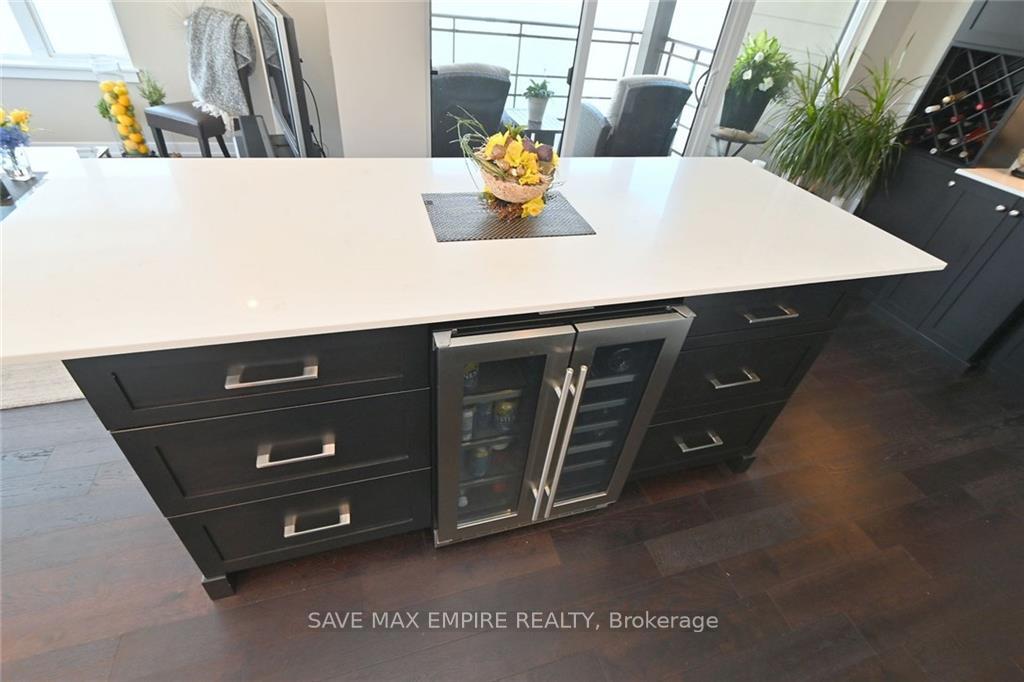 Photo 6 of Unit 504, 10 Esplanade Lane, Grimsby, Grimsby Beach — HOMEH