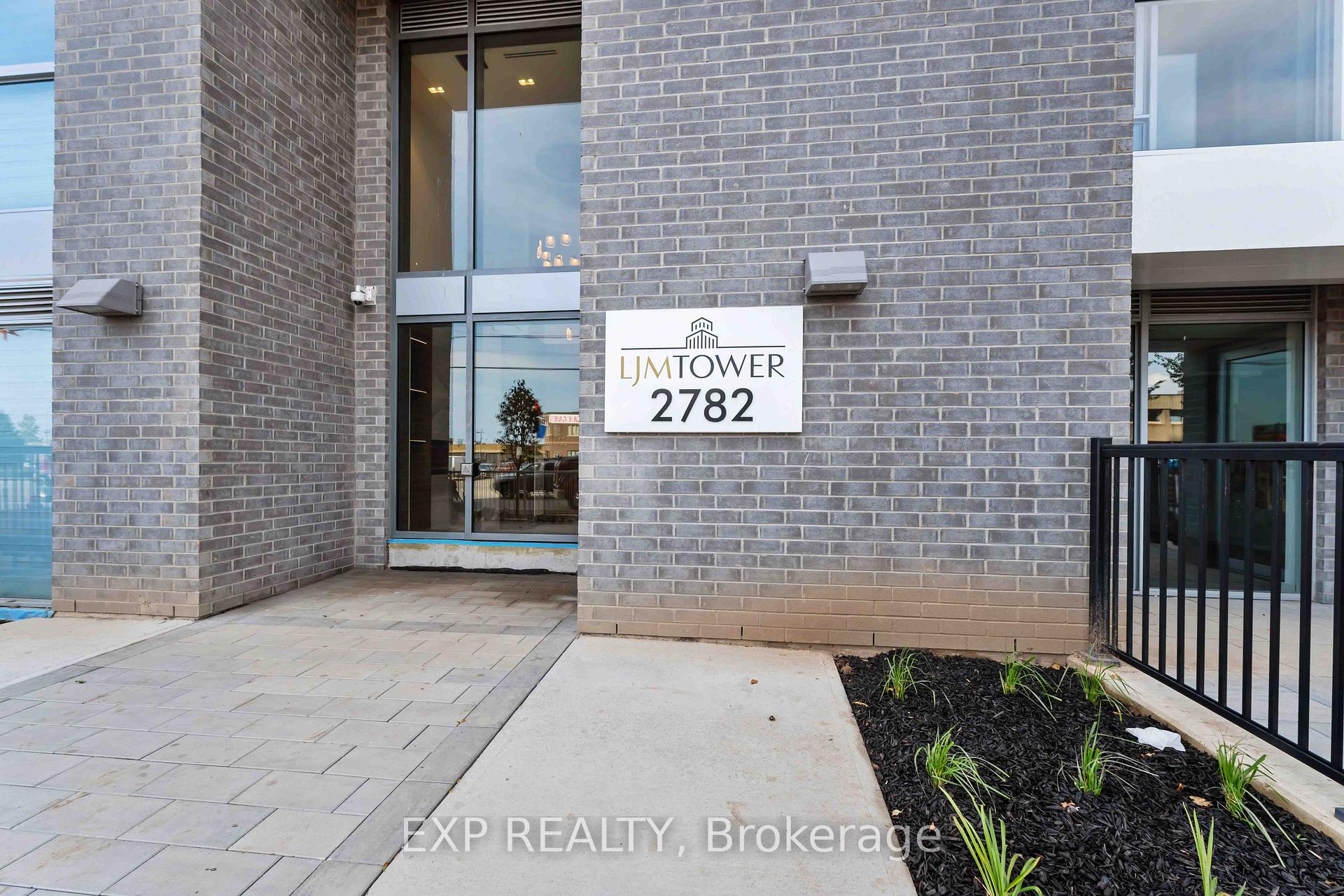 Photo 2 of Unit 606, 2782 Barton Street E, Hamilton, Riverdale — HOMEH
